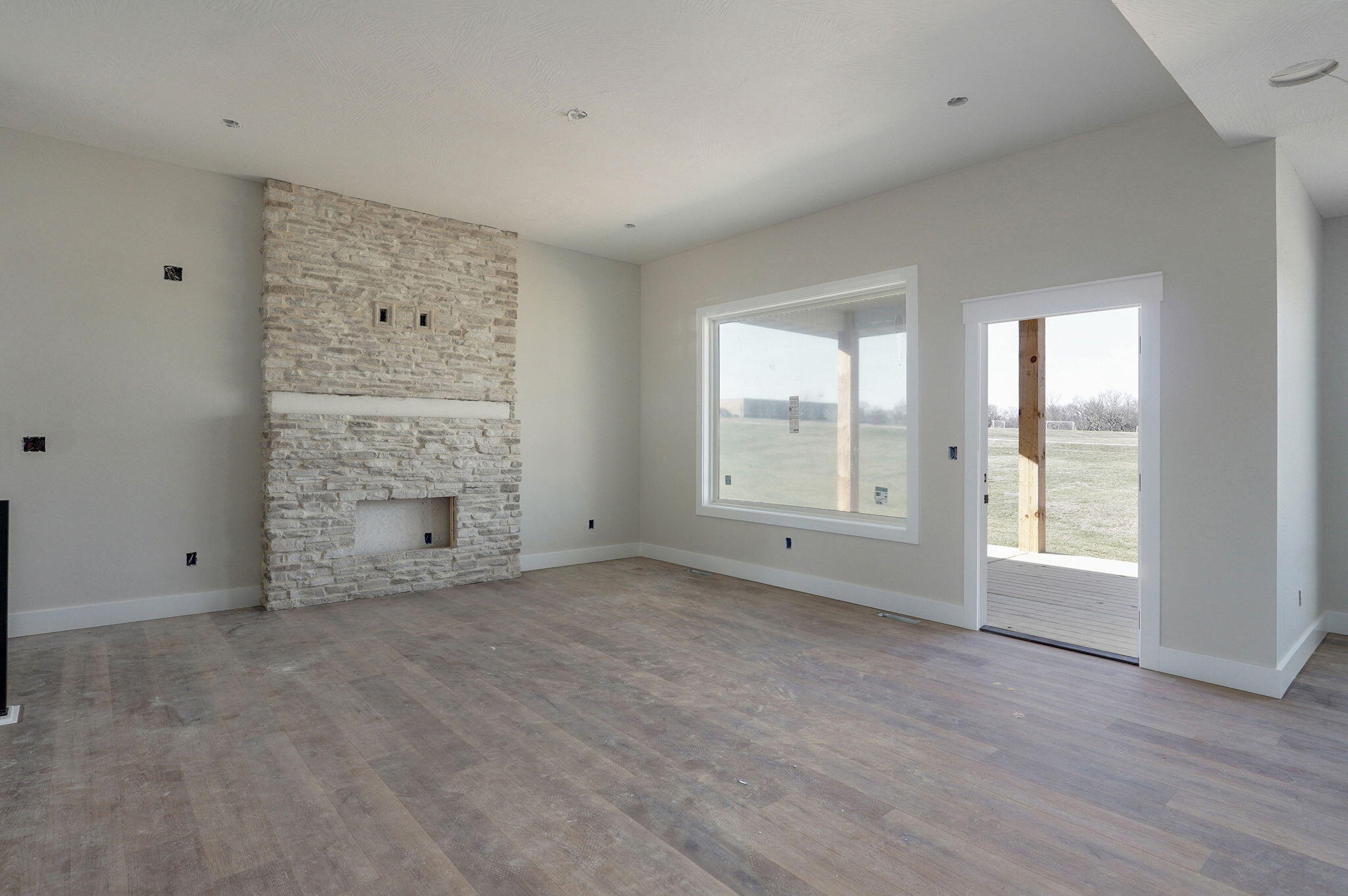 2913 West Edward Street Property Photo 8