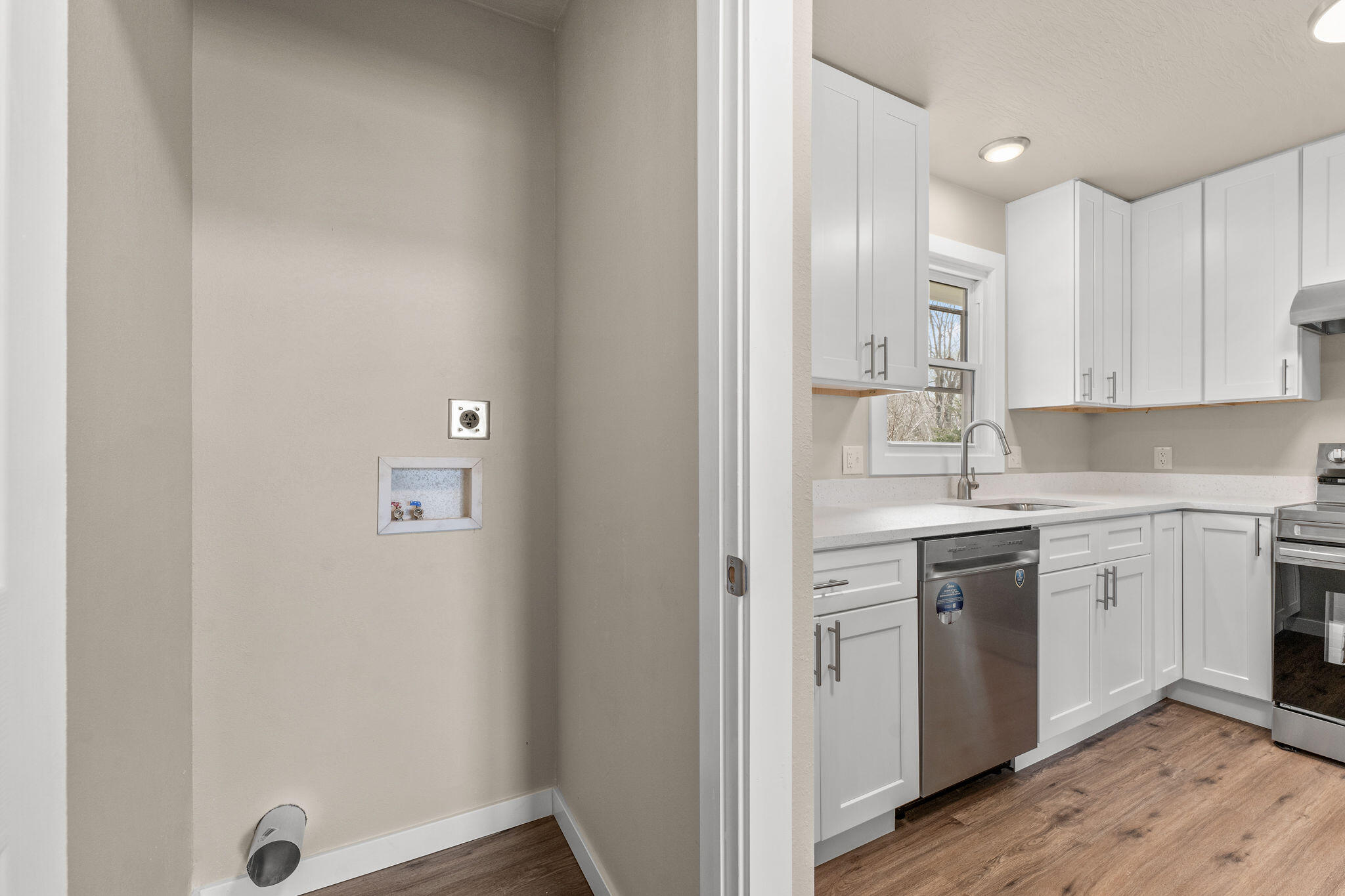 3740 South Elmview Avenue Property Photo 12