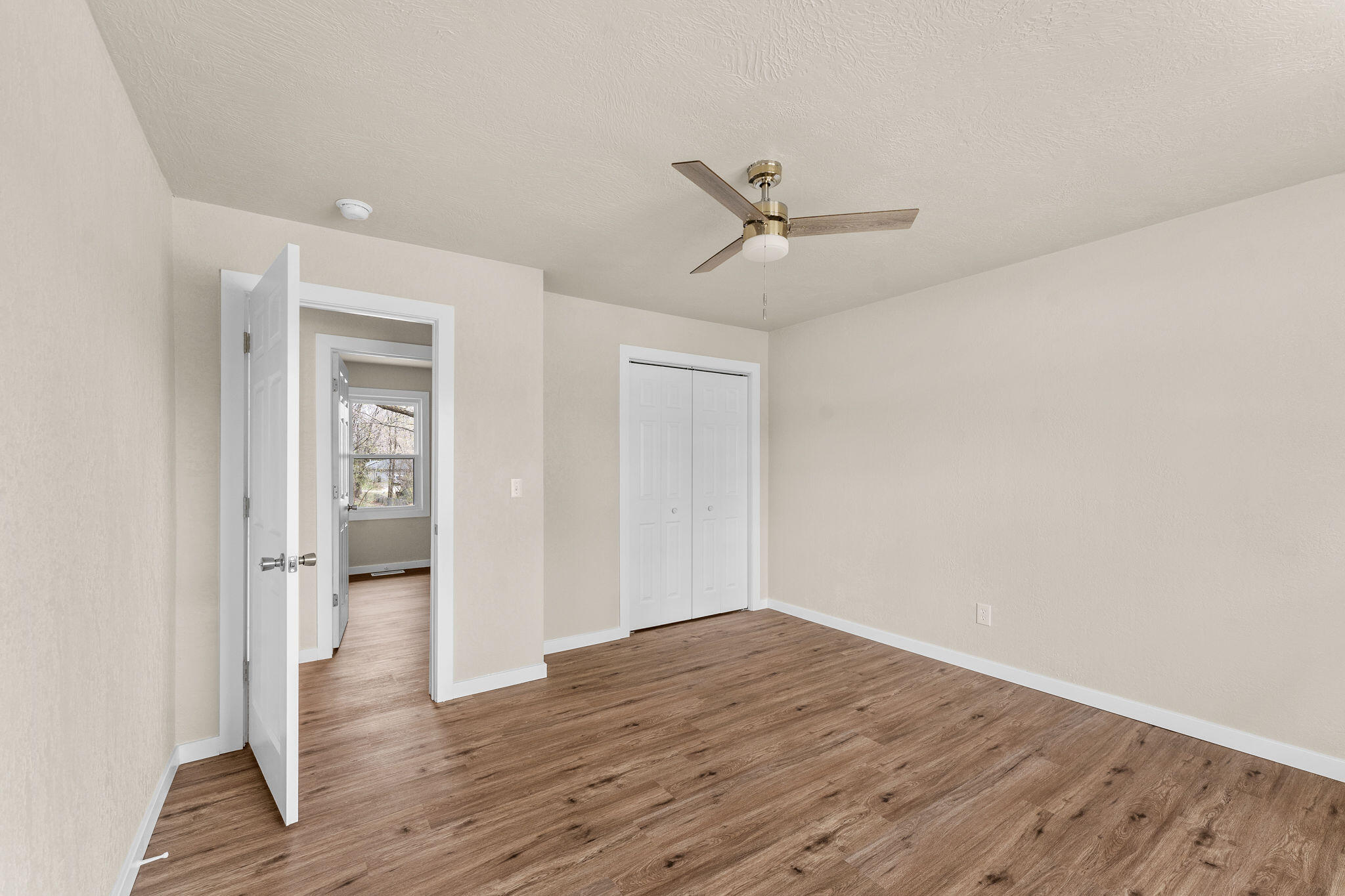 3740 South Elmview Avenue Property Photo 14