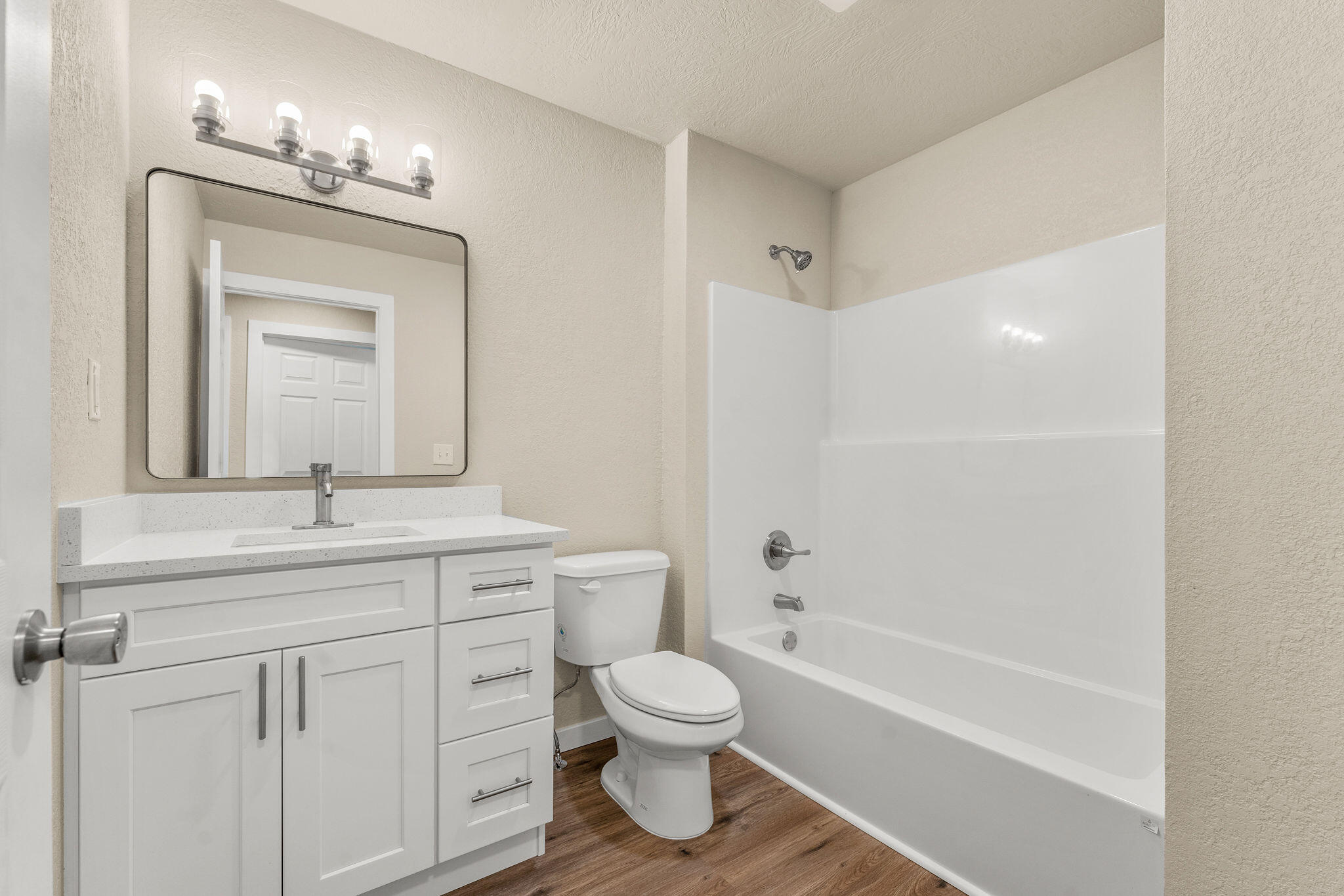 3740 South Elmview Avenue Property Photo 17