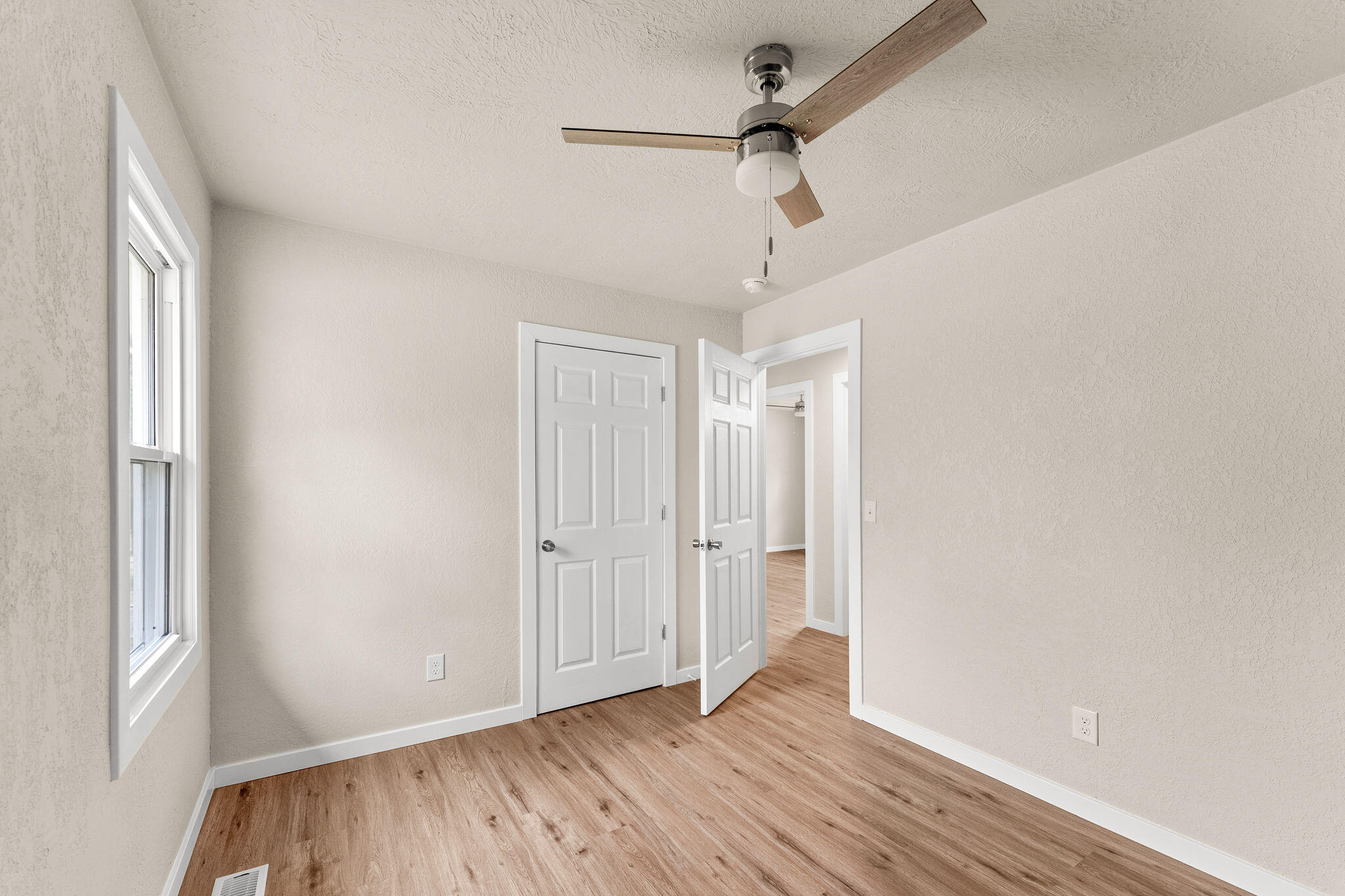 3740 South Elmview Avenue Property Photo 18