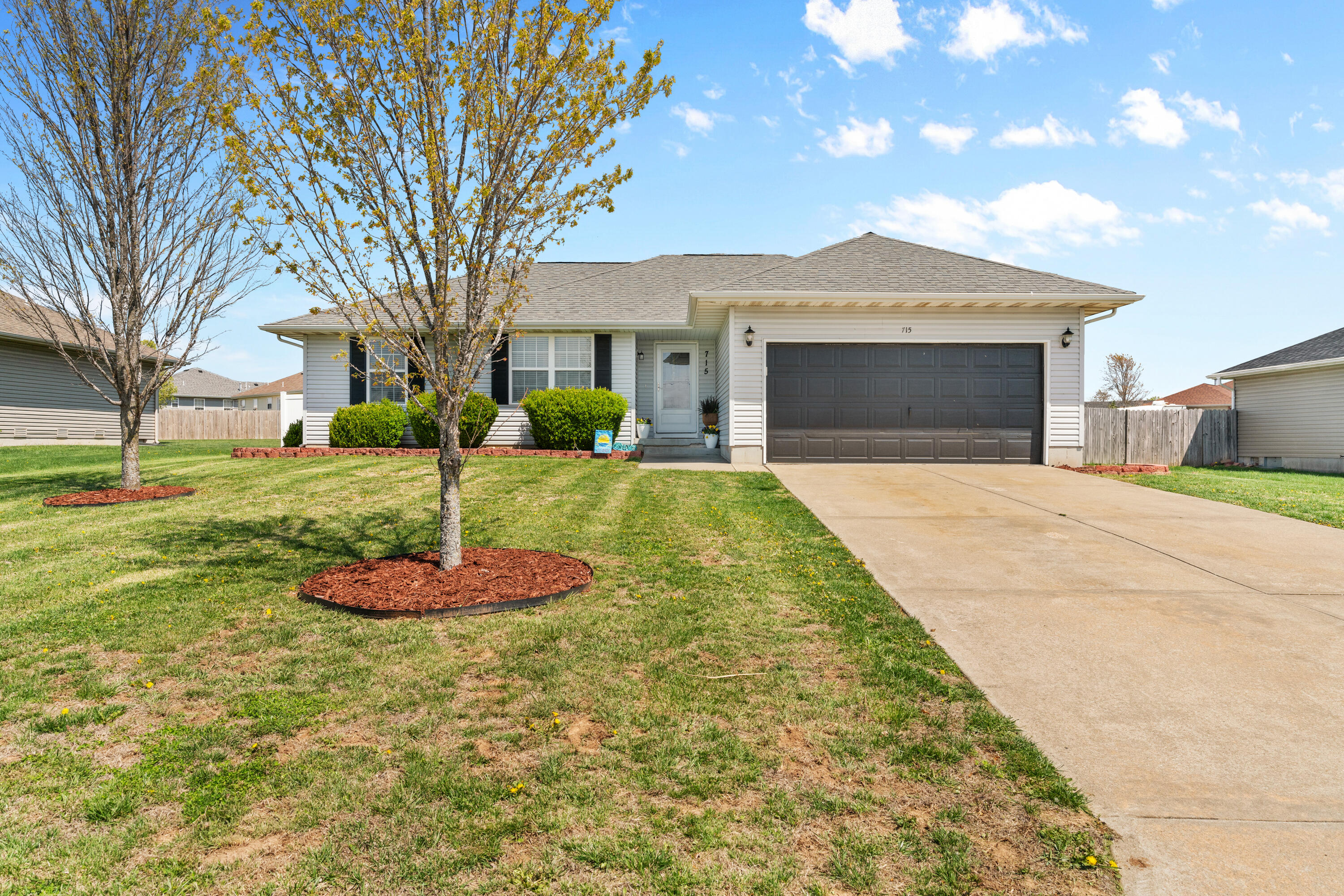 715 Woodlawn Street Property Photo