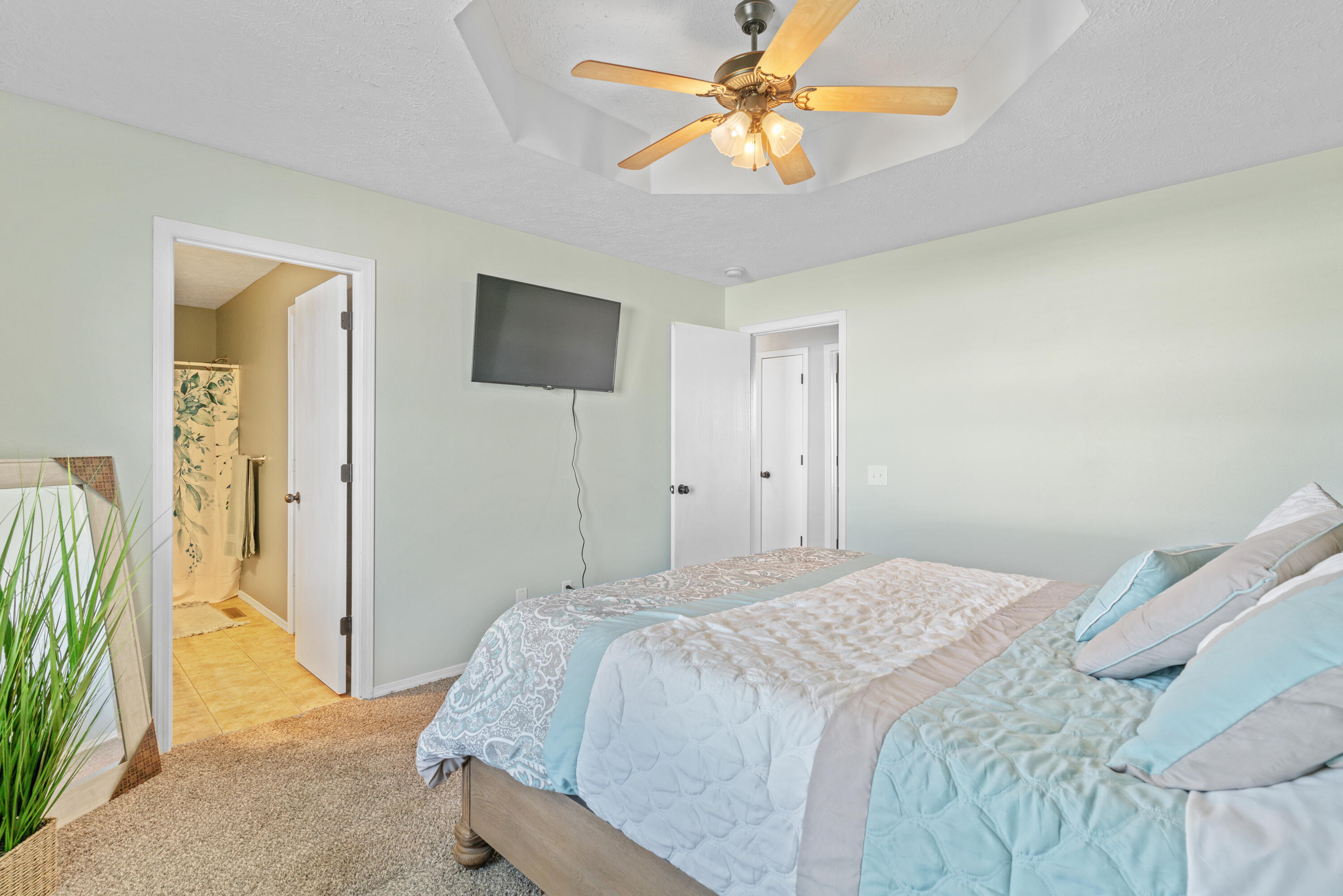 715 Woodlawn Street Property Photo 17