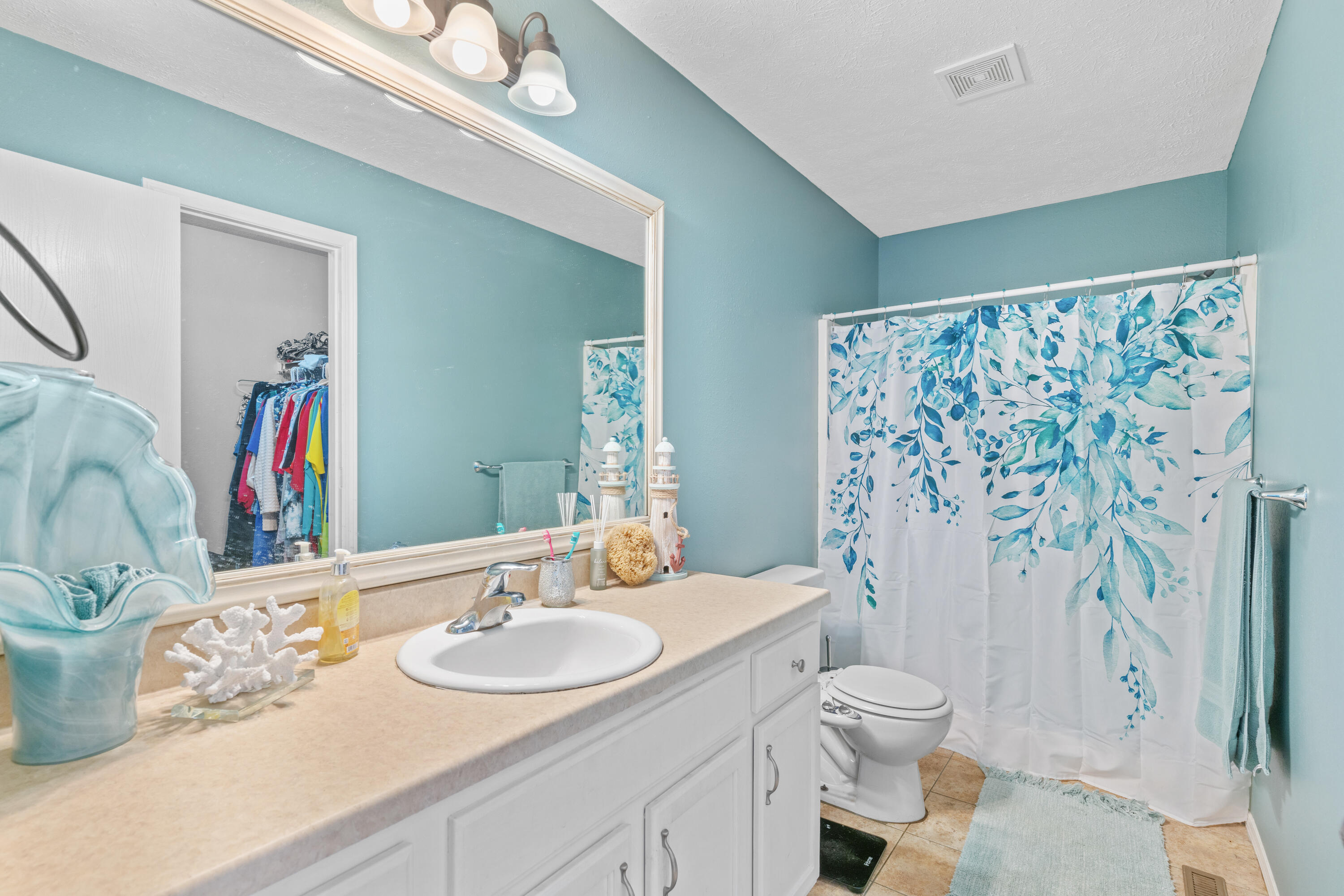 715 Woodlawn Street Property Photo 18