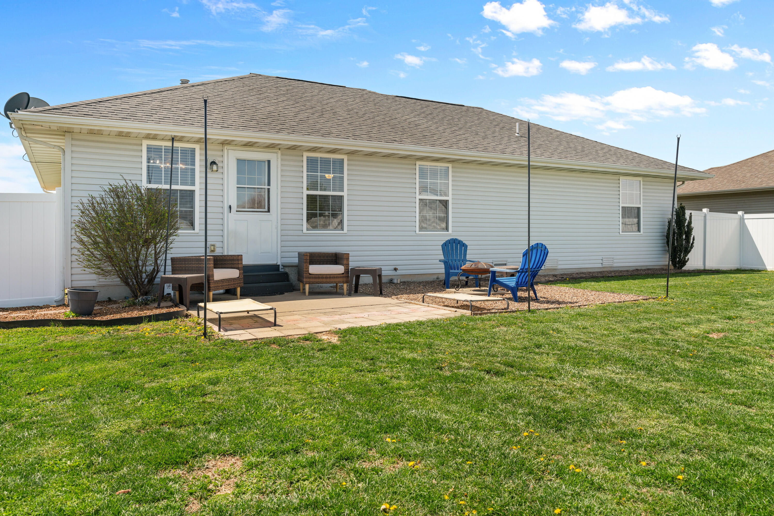 715 Woodlawn Street Property Photo 23
