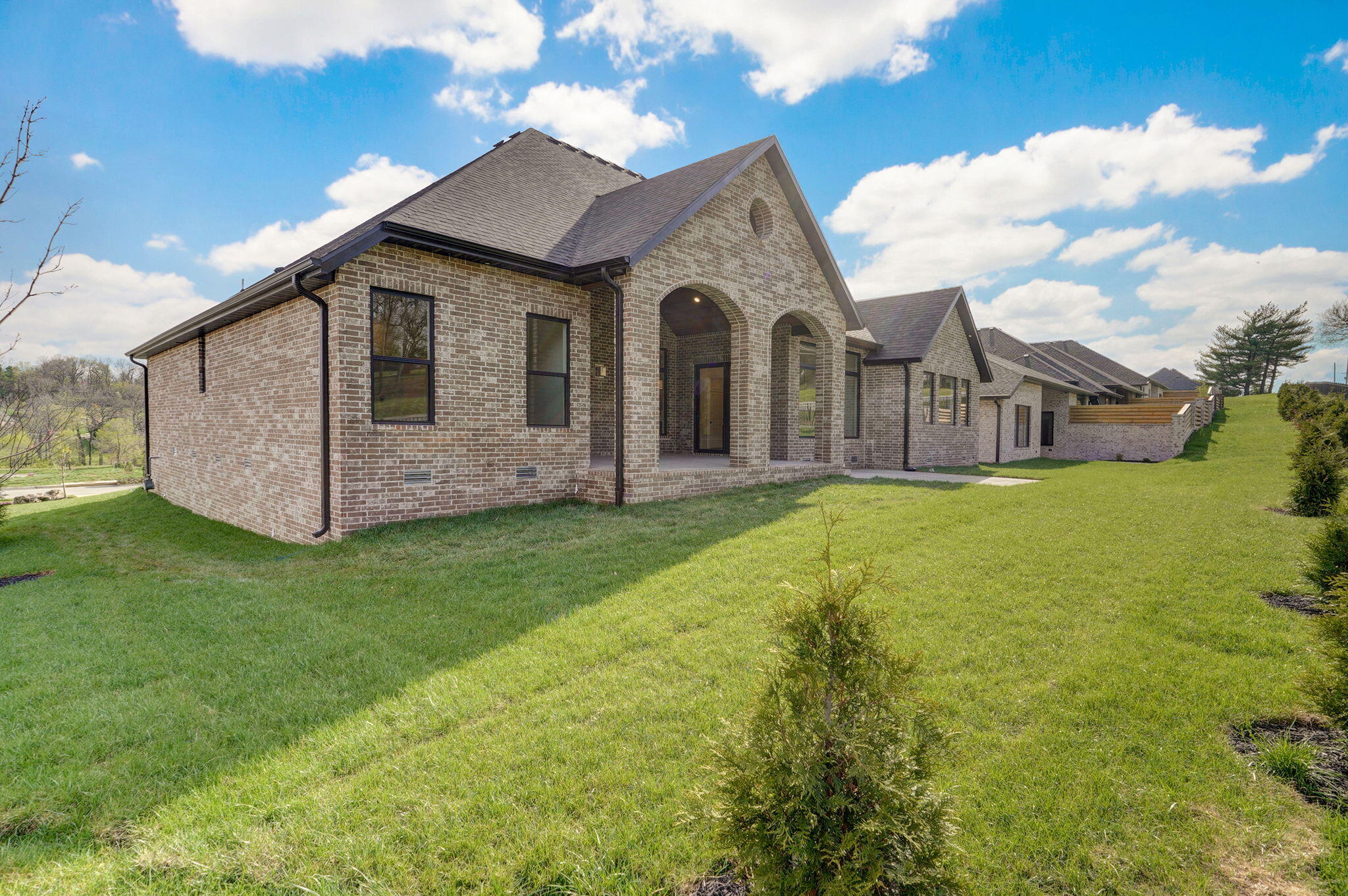 3945 East Woodhue Street Property Photo 43