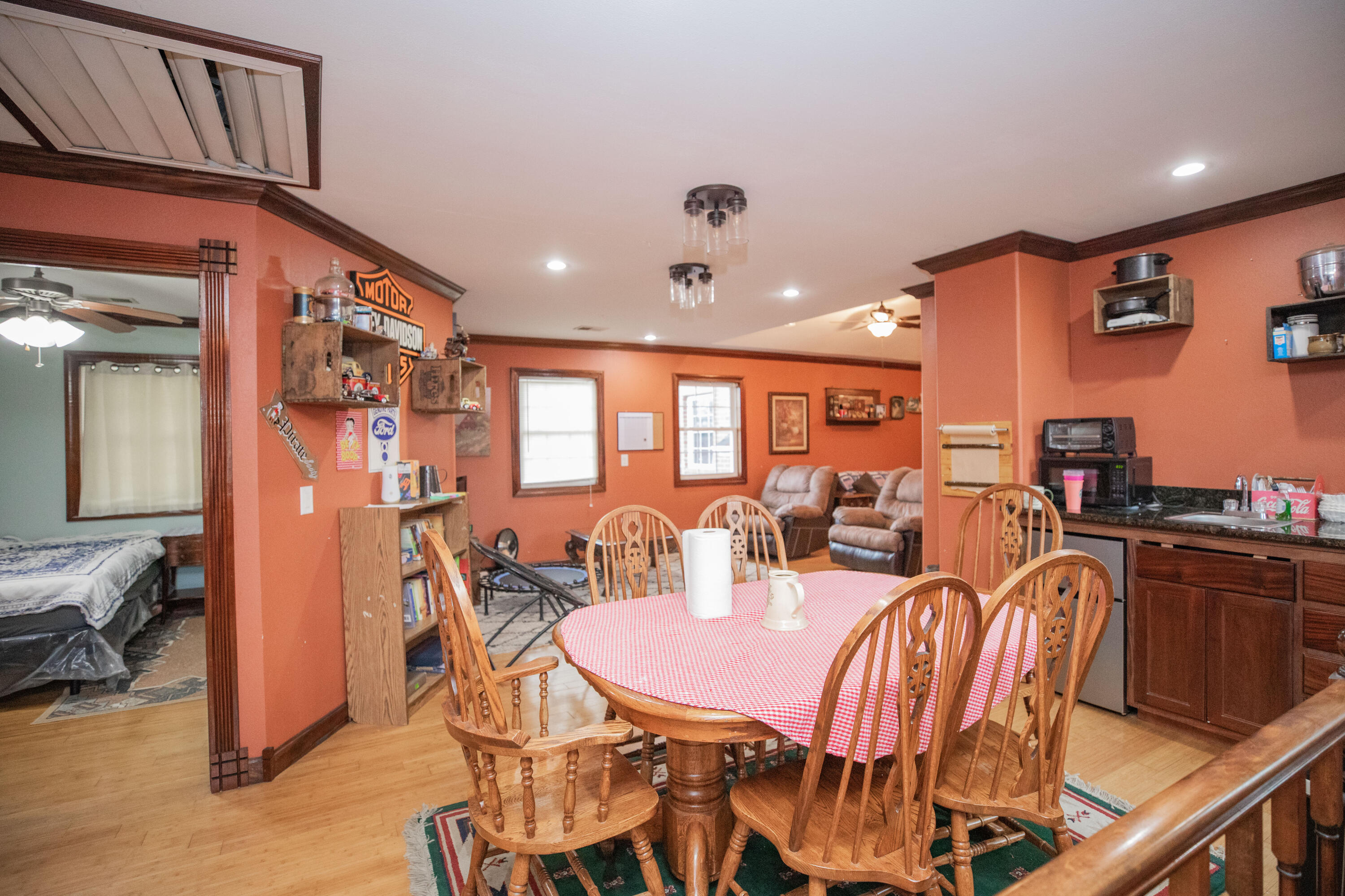 201 South Clark Avenue Property Photo 40