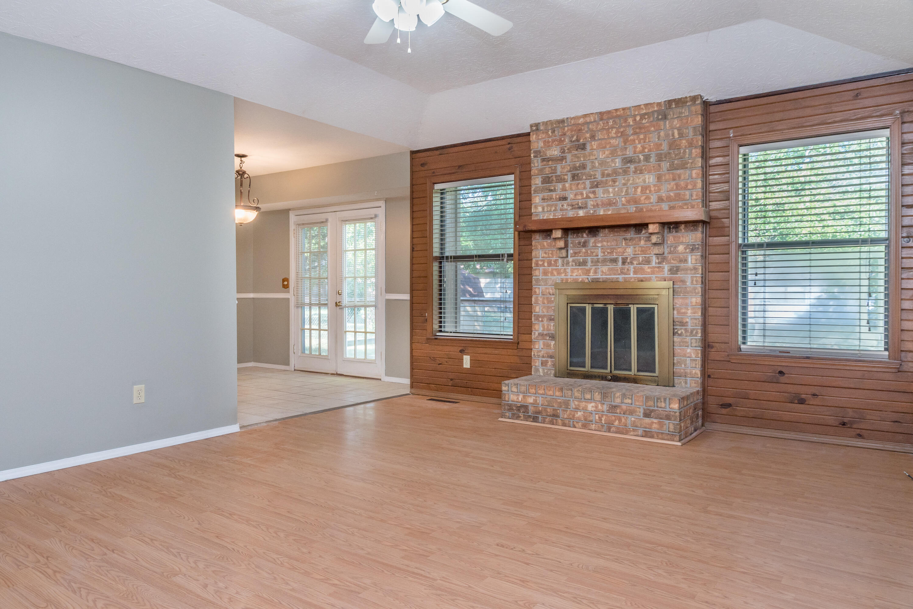 1913 South Broadway Avenue Property Photo 23