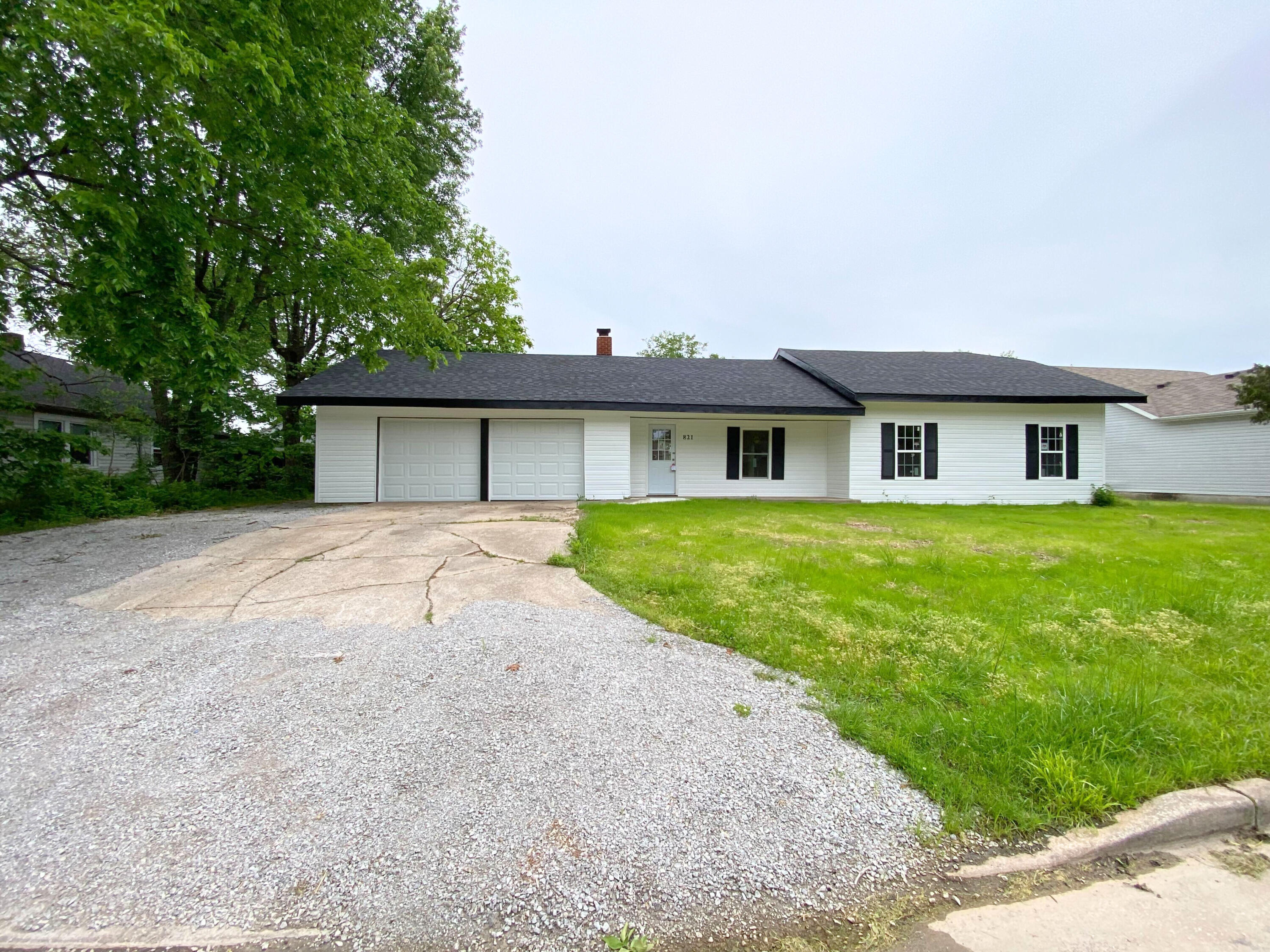 821 Roosevelt Avenue Property Photo