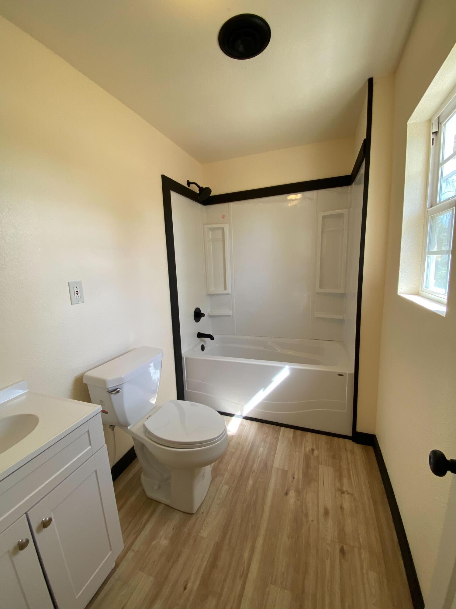 821 Roosevelt Avenue Property Photo 22