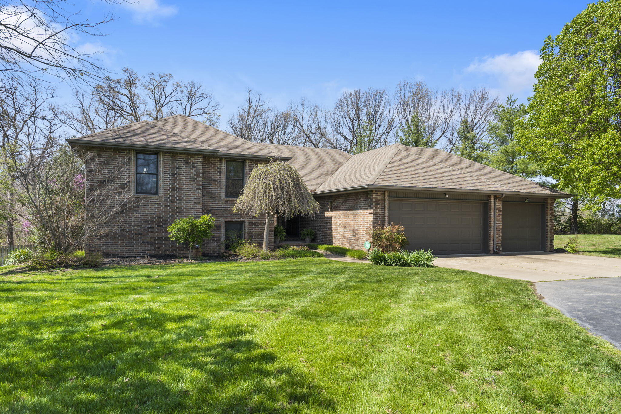 745 North Hilltop Court Property Photo 1
