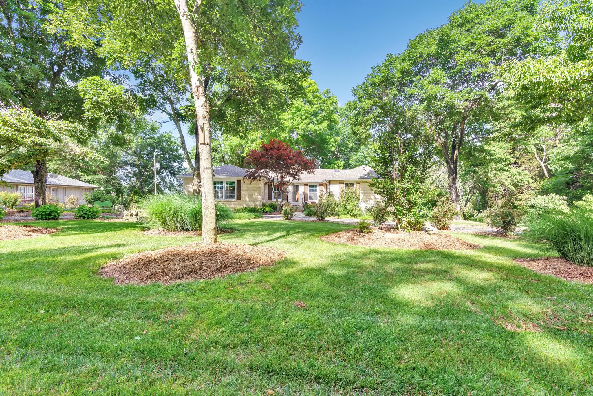 5923 South Hilltop Drive Property Photo 1