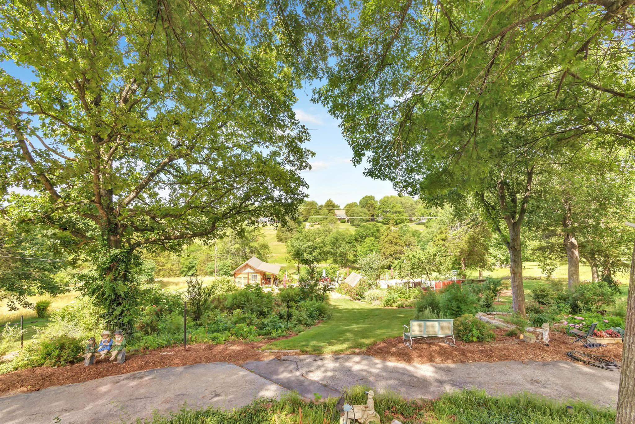 5923 South Hilltop Drive Property Photo 13