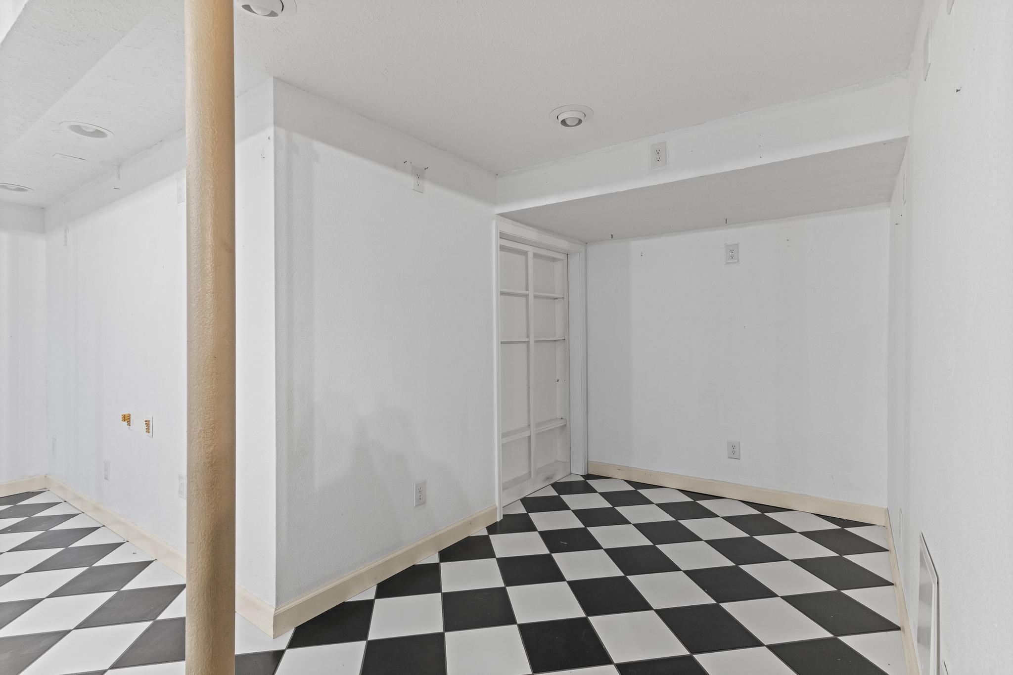 5923 South Hilltop Drive Property Photo 34