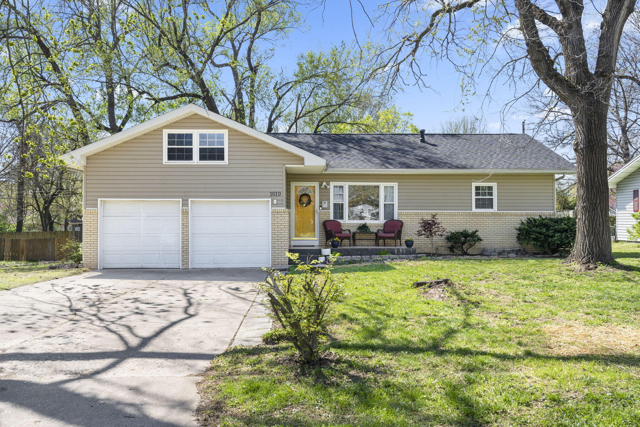 1619 South Saint Charles Avenue Property Photo 1