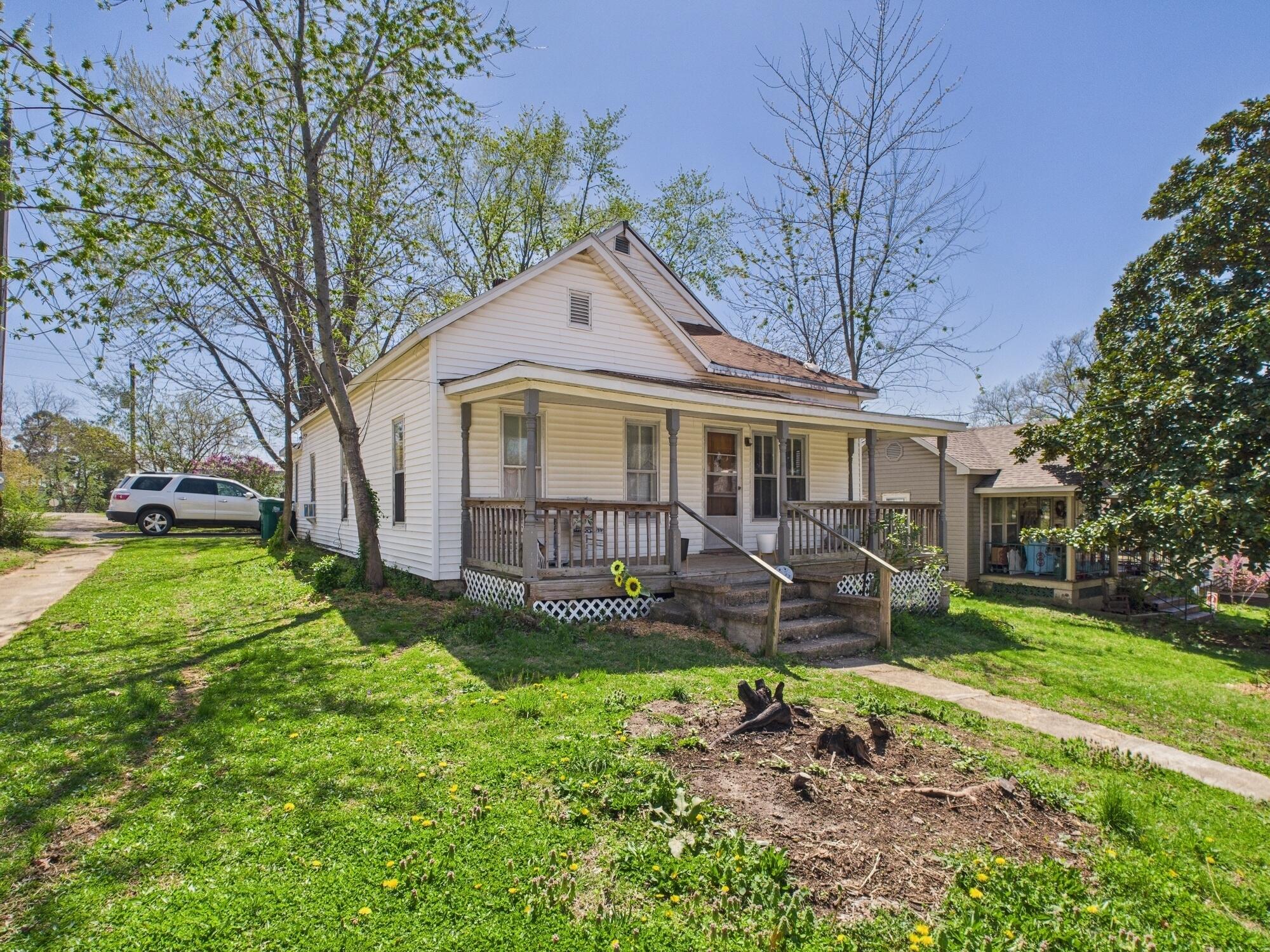 412 North Center Street Property Photo 1