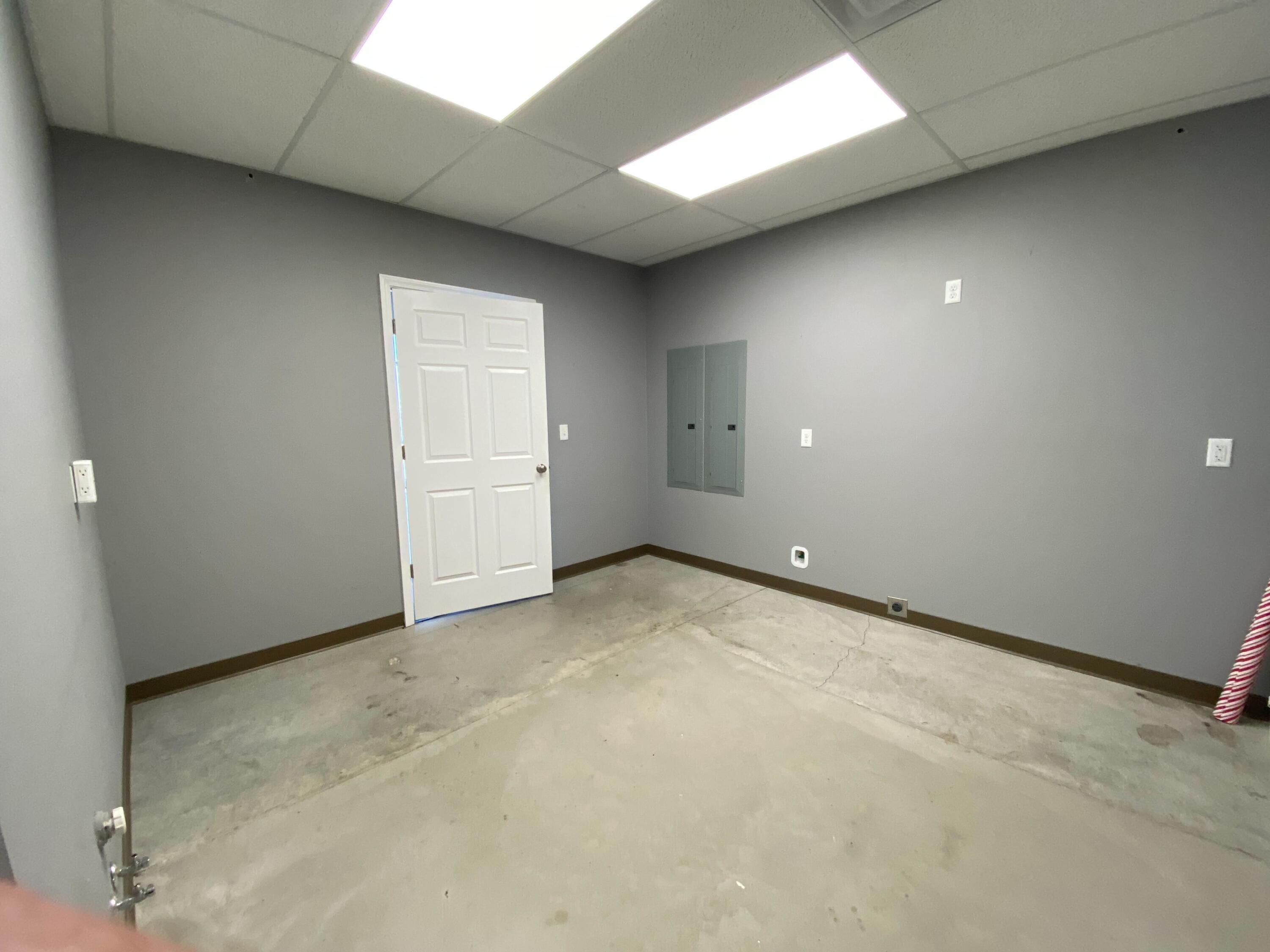 530 North East Street Property Photo 12
