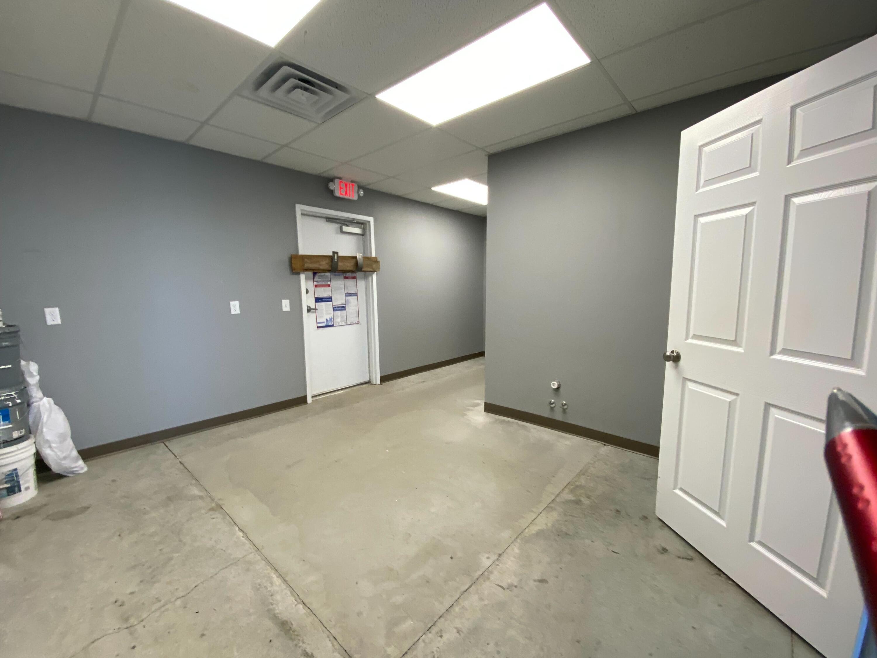 530 North East Street Property Photo 14