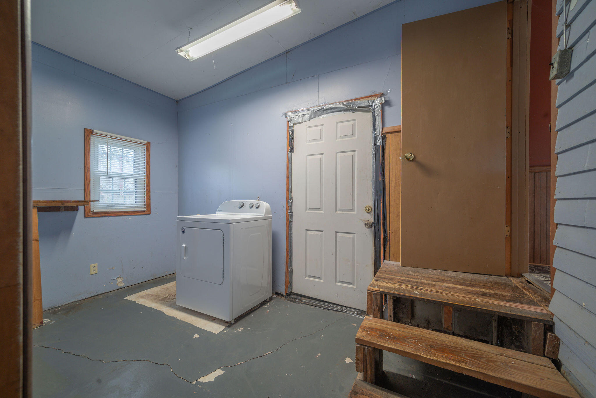 146 East Blow Street Property Photo 13