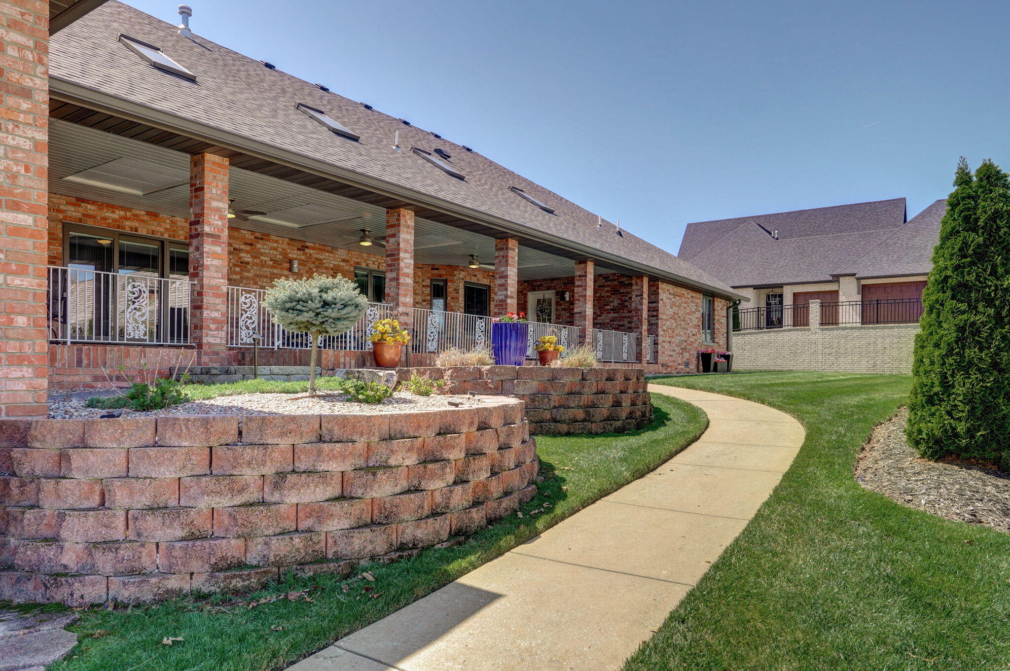 4807 Rolling Hills Drive Property Photo 5