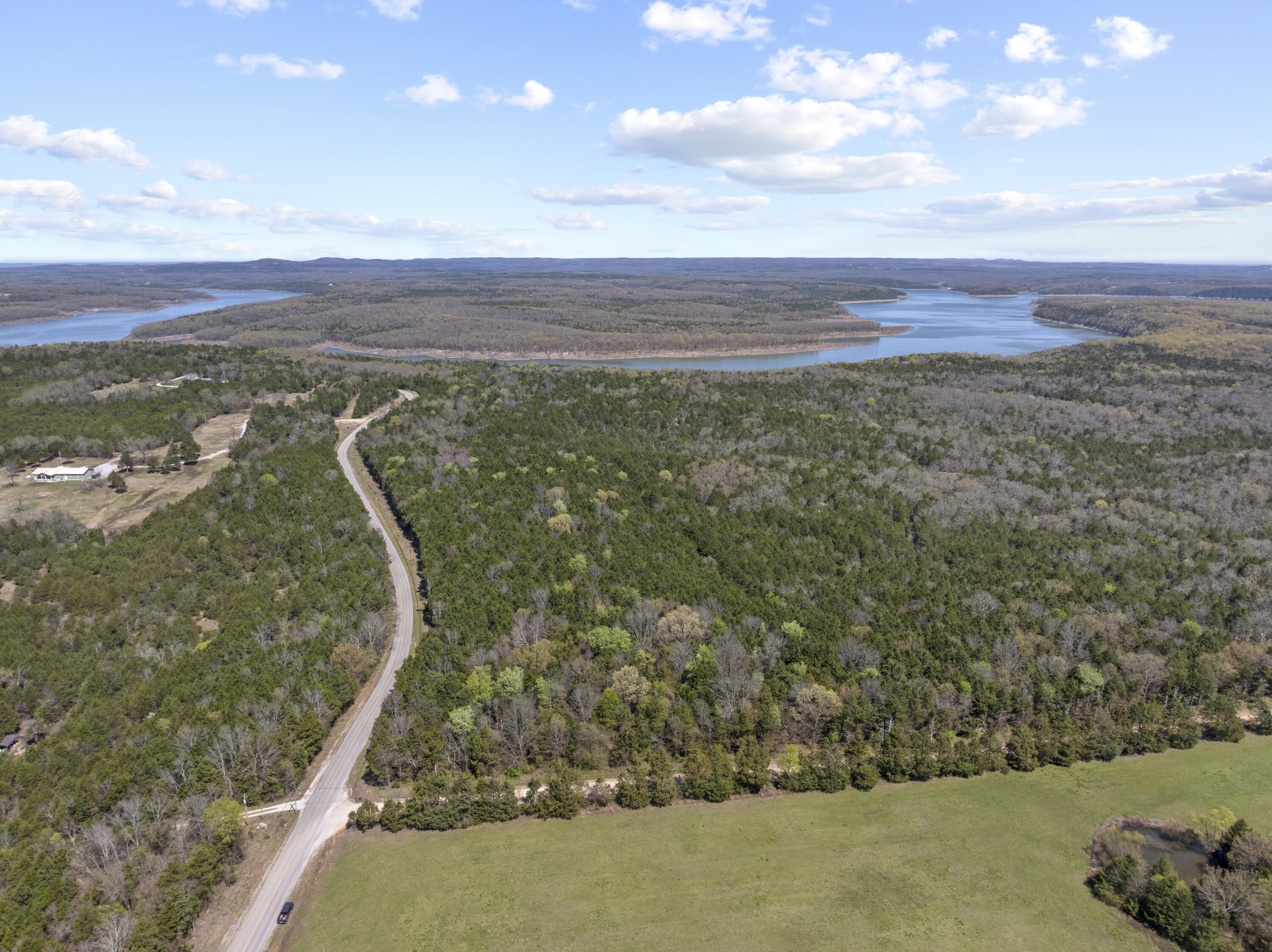 000 Horsehoe Bend Road Property Photo 4