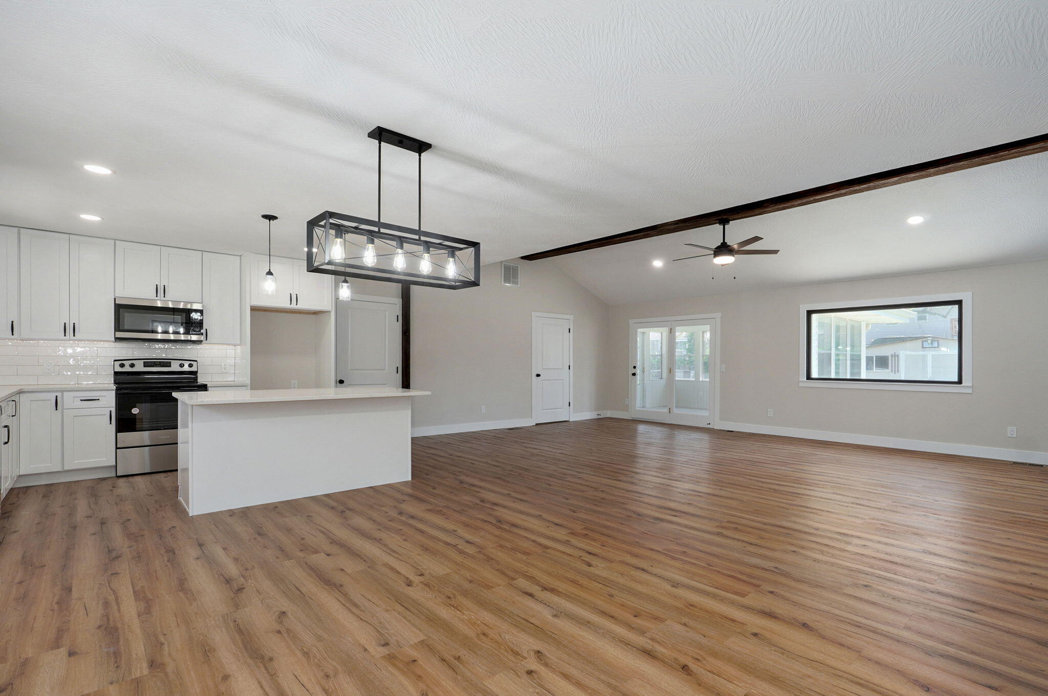 2558 West Village Lane Property Photo 4