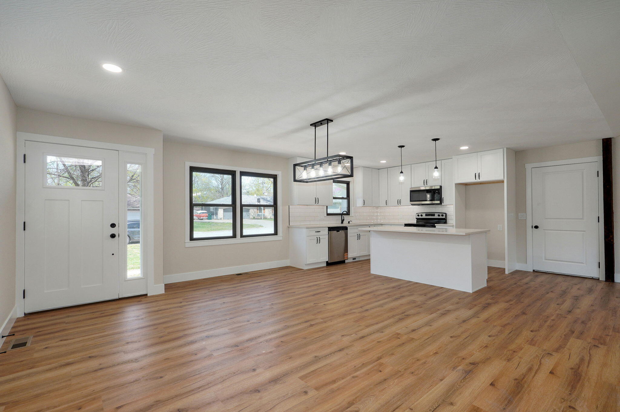 2558 West Village Lane Property Photo 5