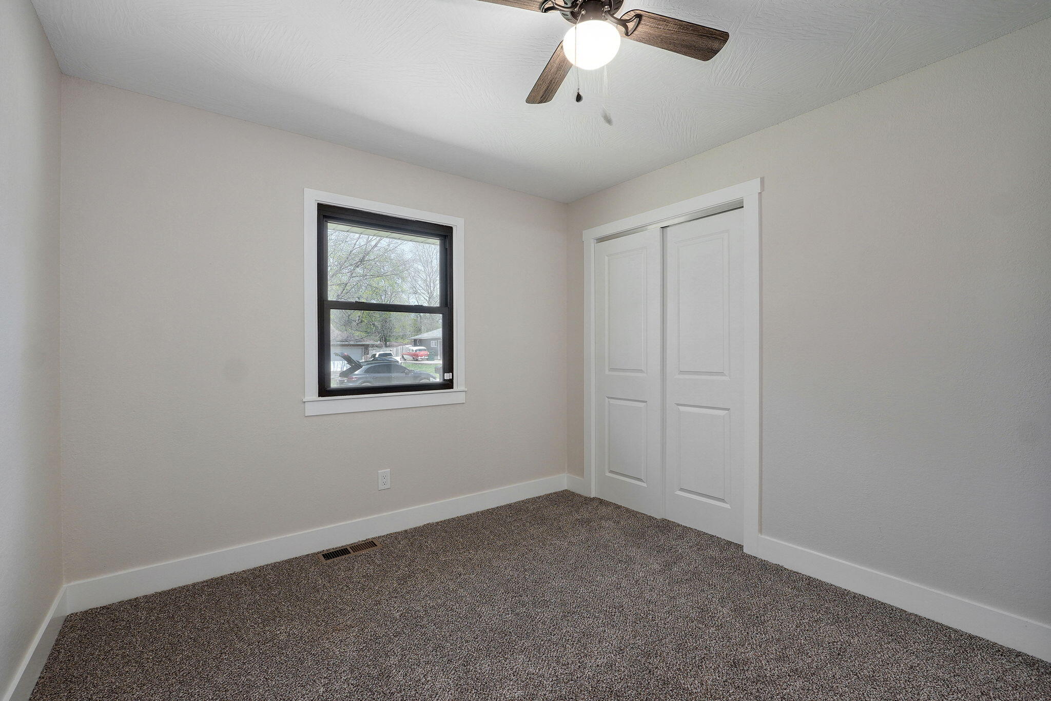 2558 West Village Lane Property Photo 15