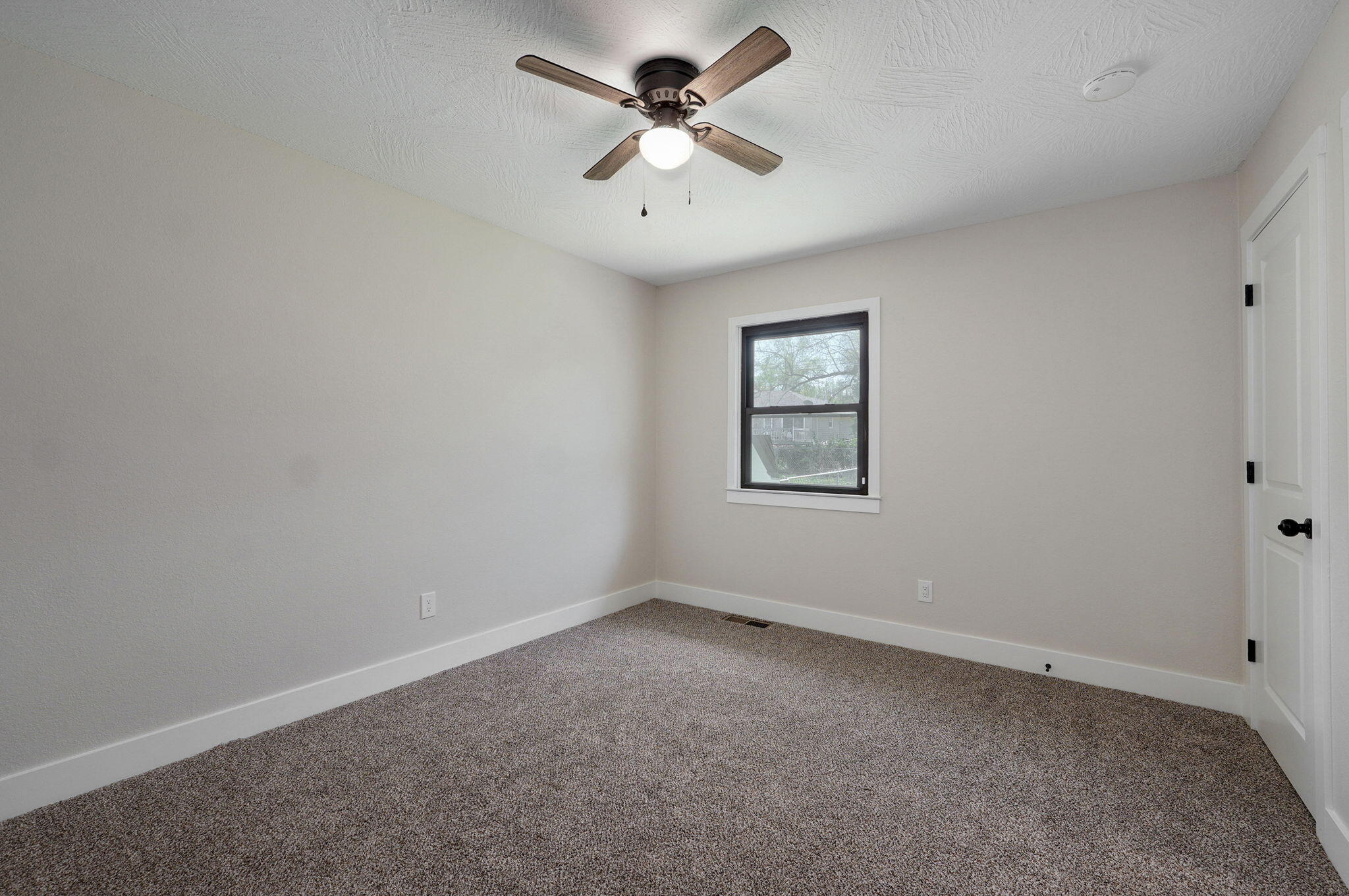 2558 West Village Lane Property Photo 26