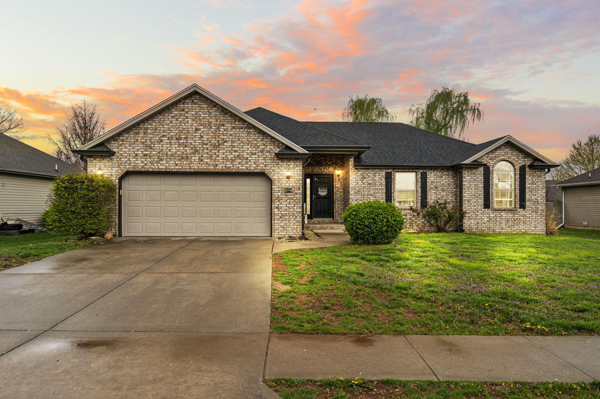 874 West Paddington Drive Property Photo 1