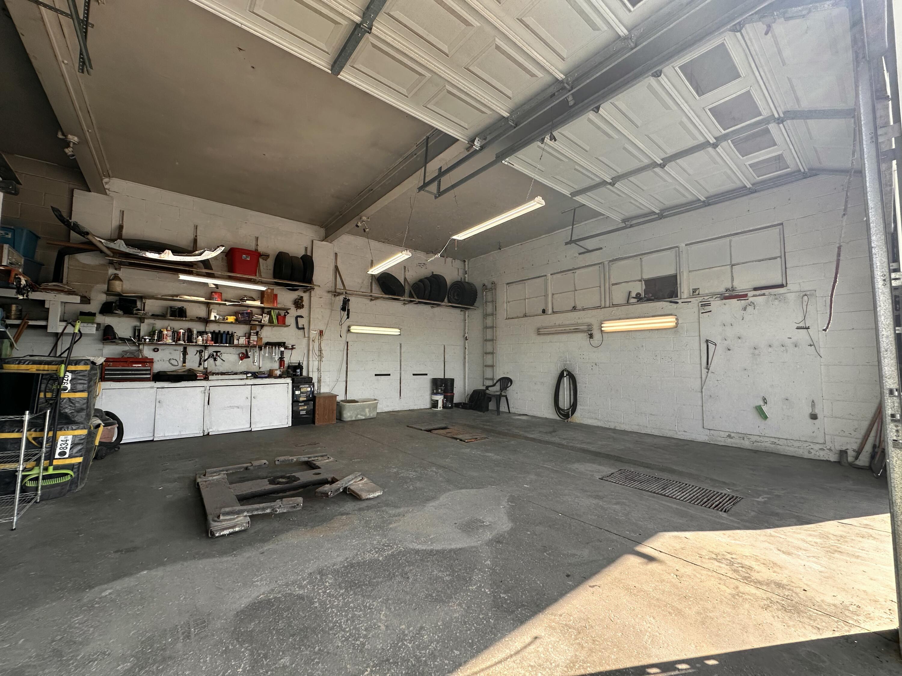 119 West 54 Highway Property Photo 11
