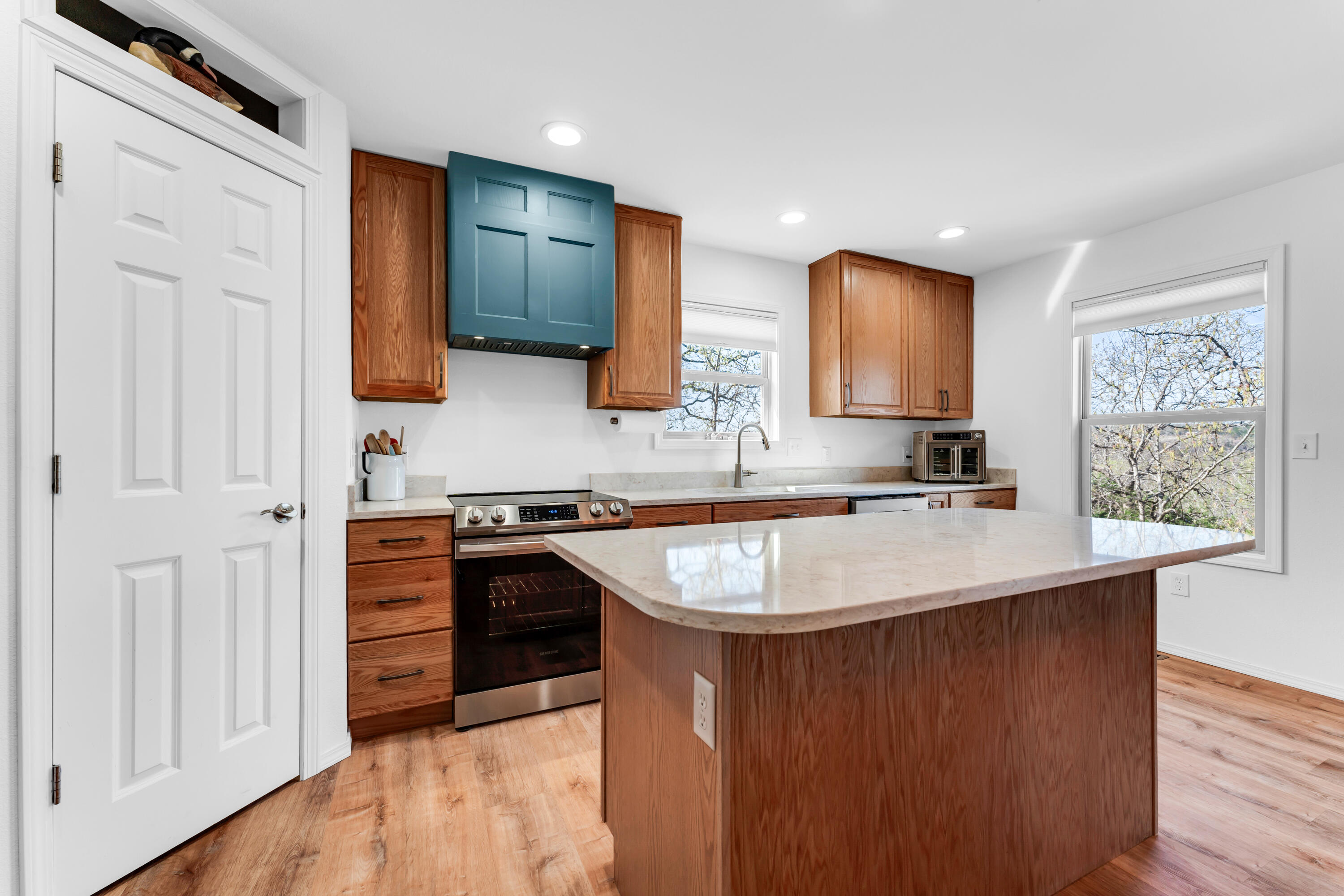 221 Maplewood Street Property Photo 16