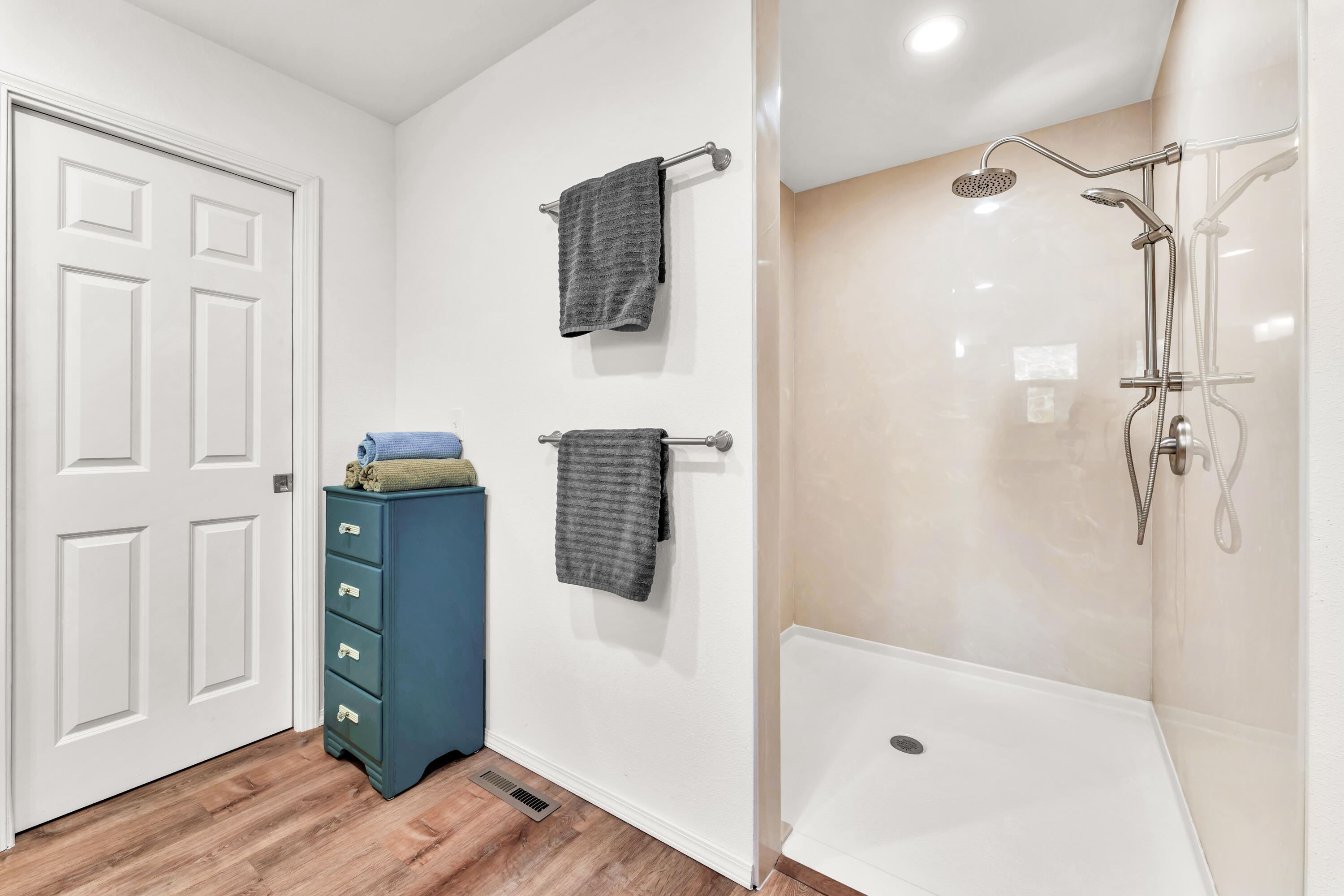 221 Maplewood Street Property Photo 25