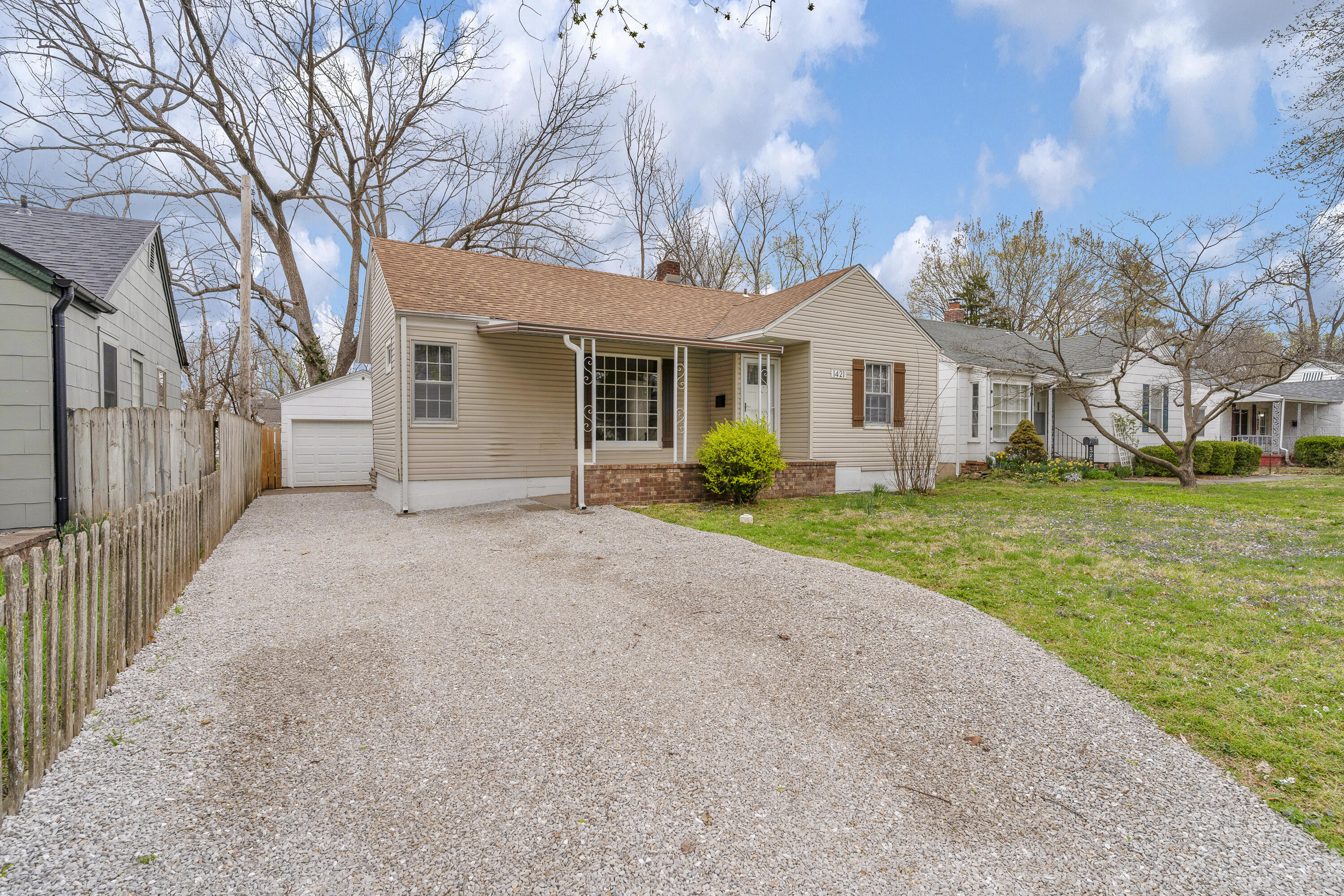 1421 East Stanford Street Property Photo 28
