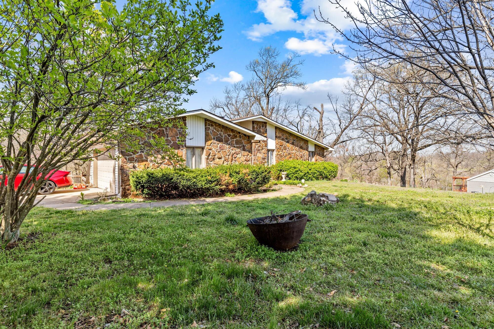 4427 Edgewood Circle Property Photo 4