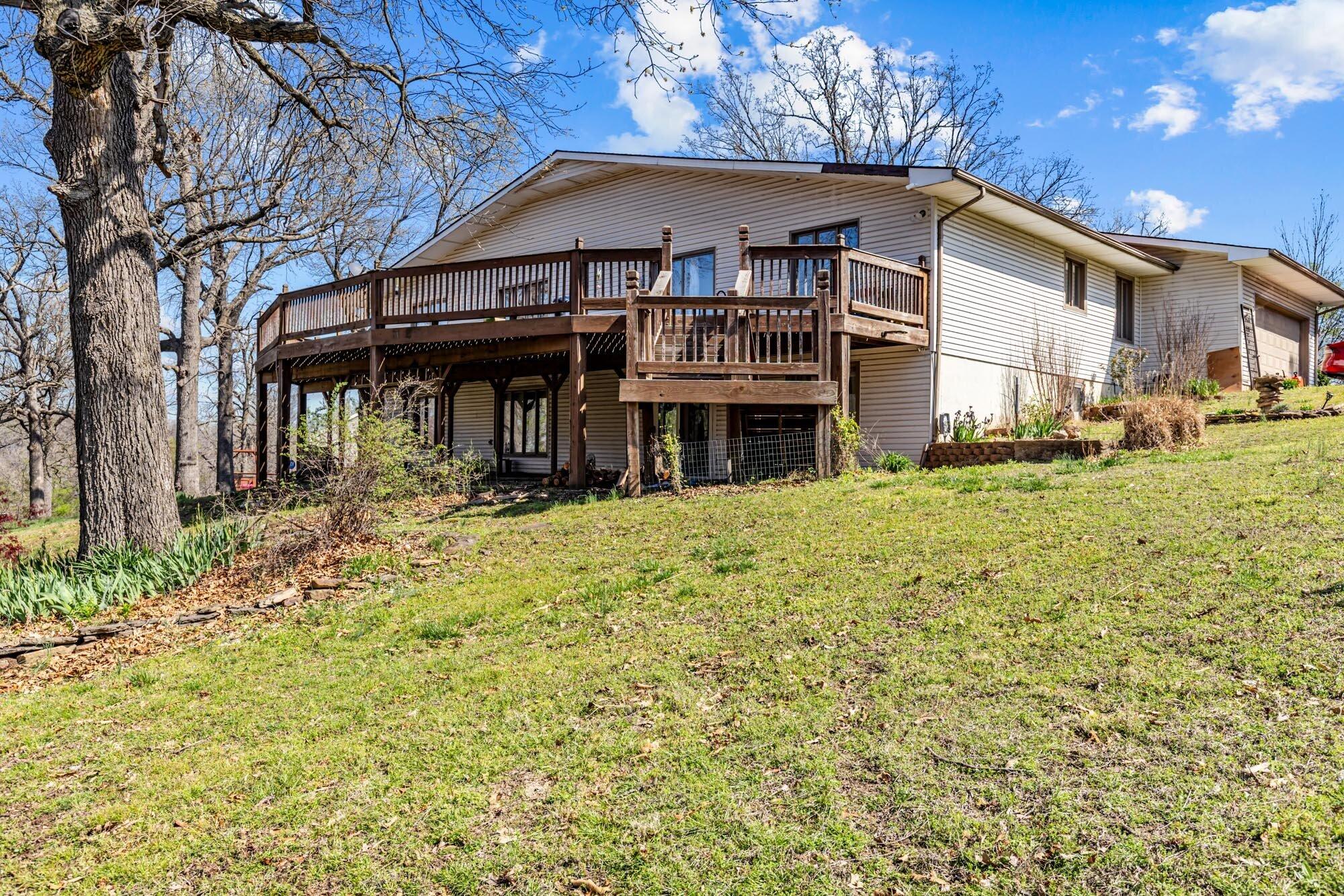 4427 Edgewood Circle Property Photo 6