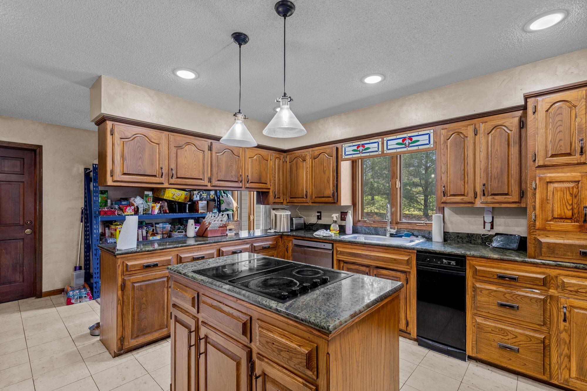 4427 Edgewood Circle Property Photo 17