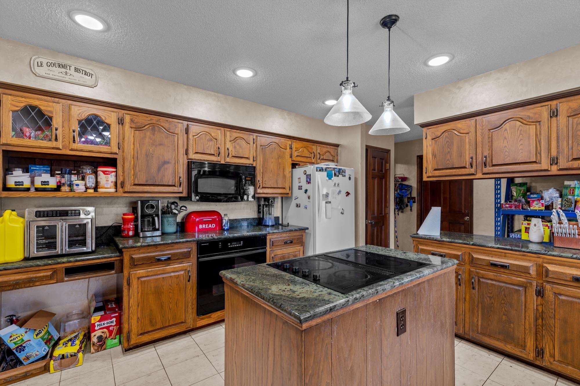 4427 Edgewood Circle Property Photo 18