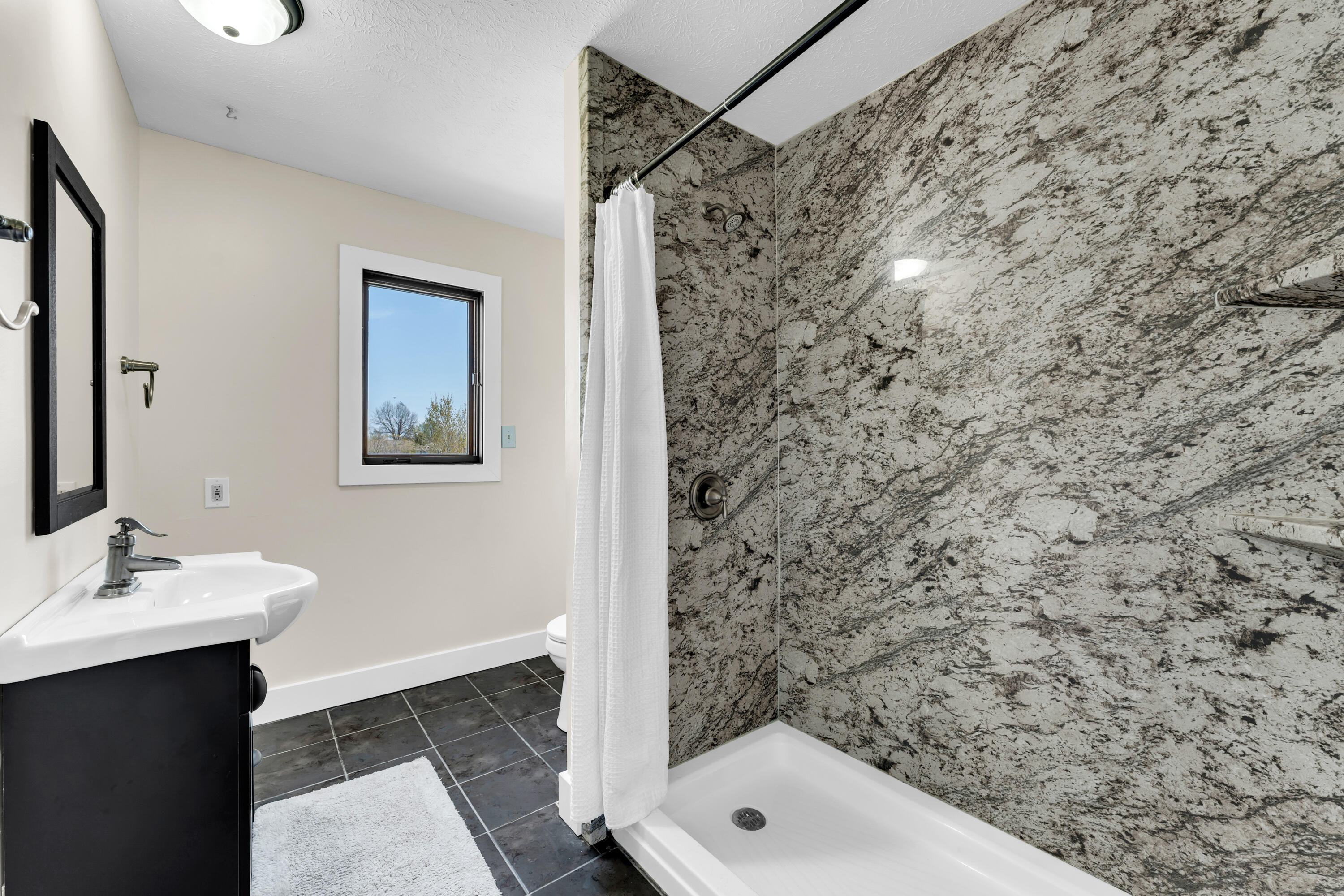 993 West Bates Drive Property Photo 27