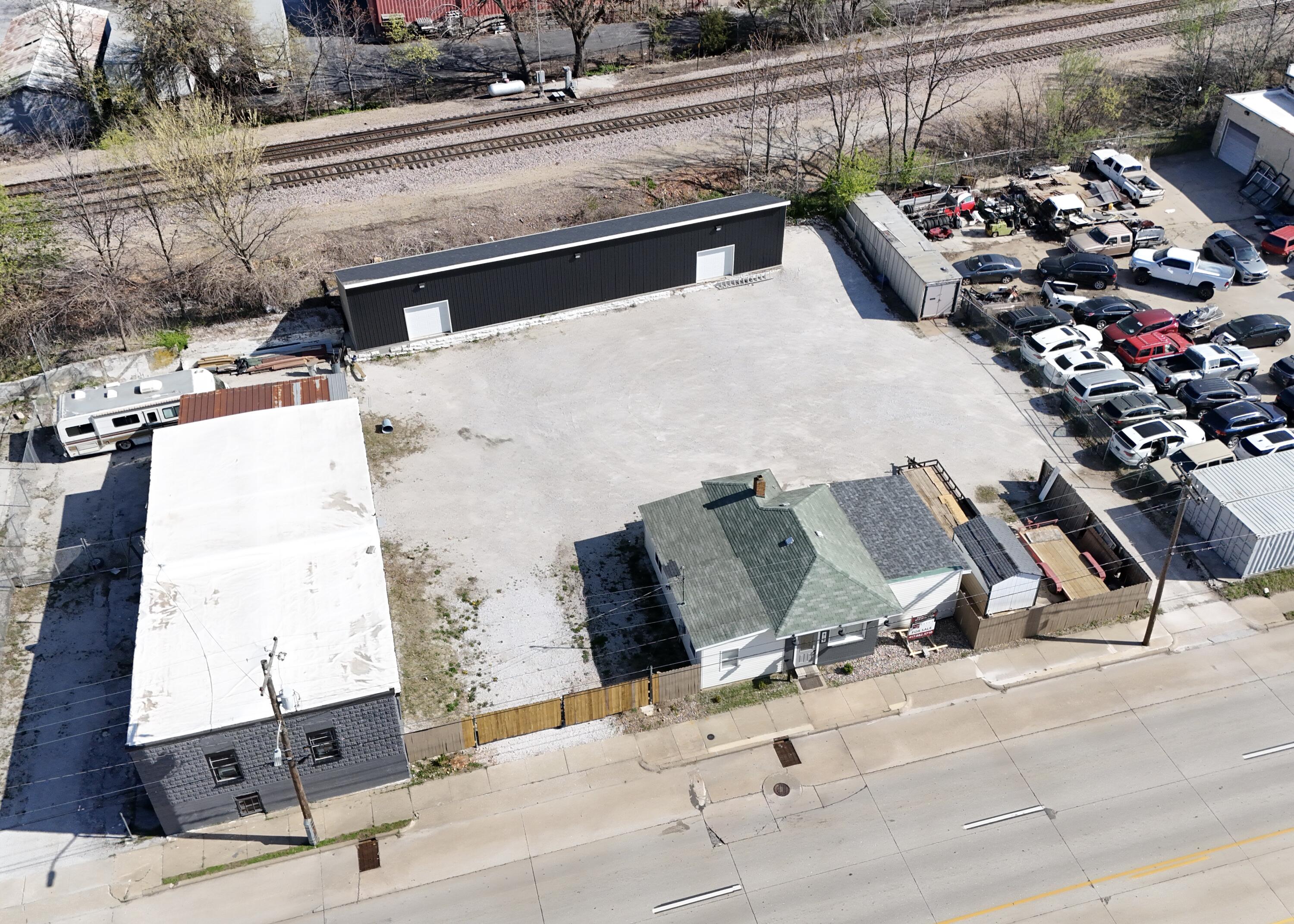 819 West Commercial Street Property Photo 1