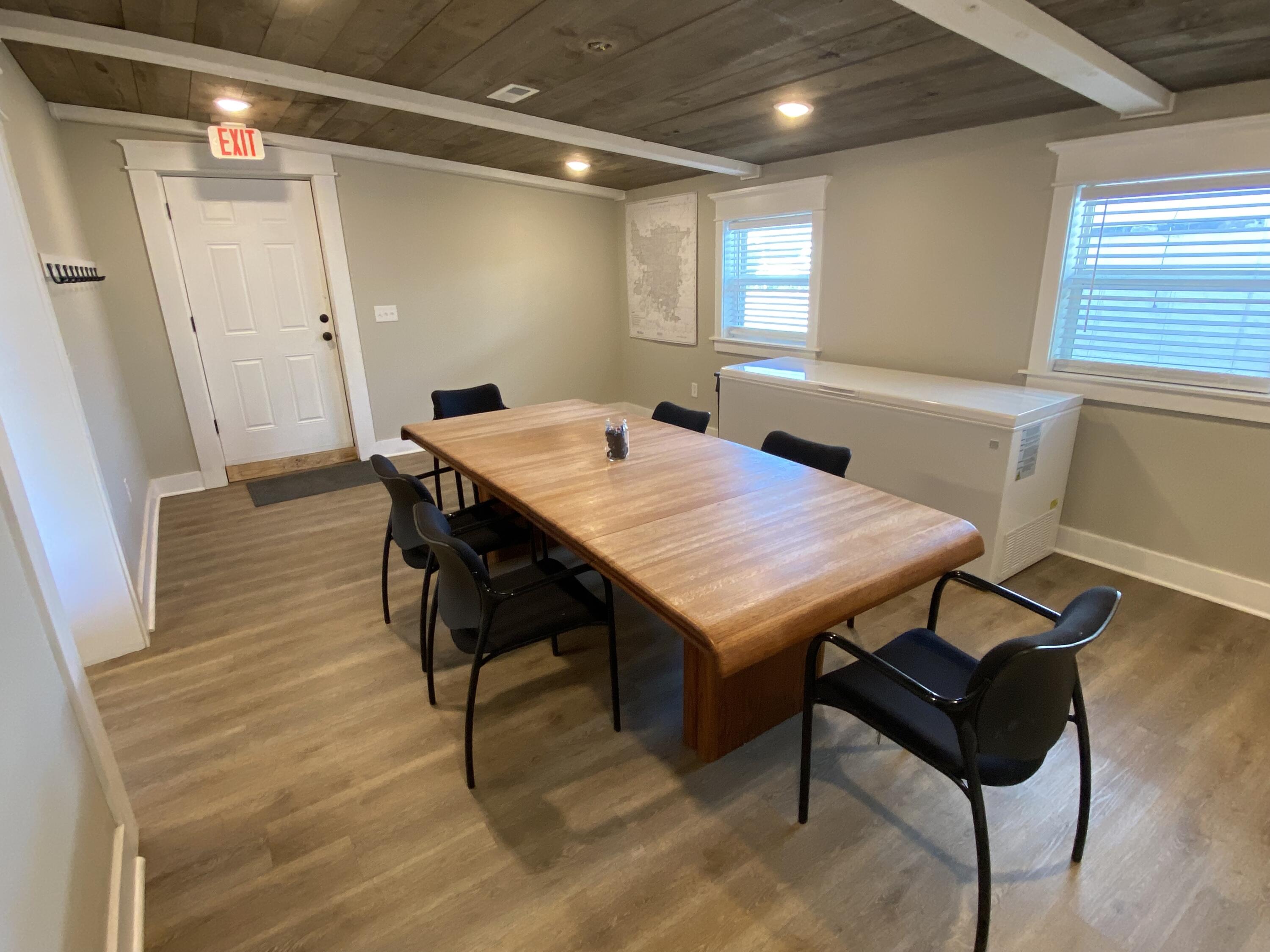 819 West Commercial Street Property Photo 17
