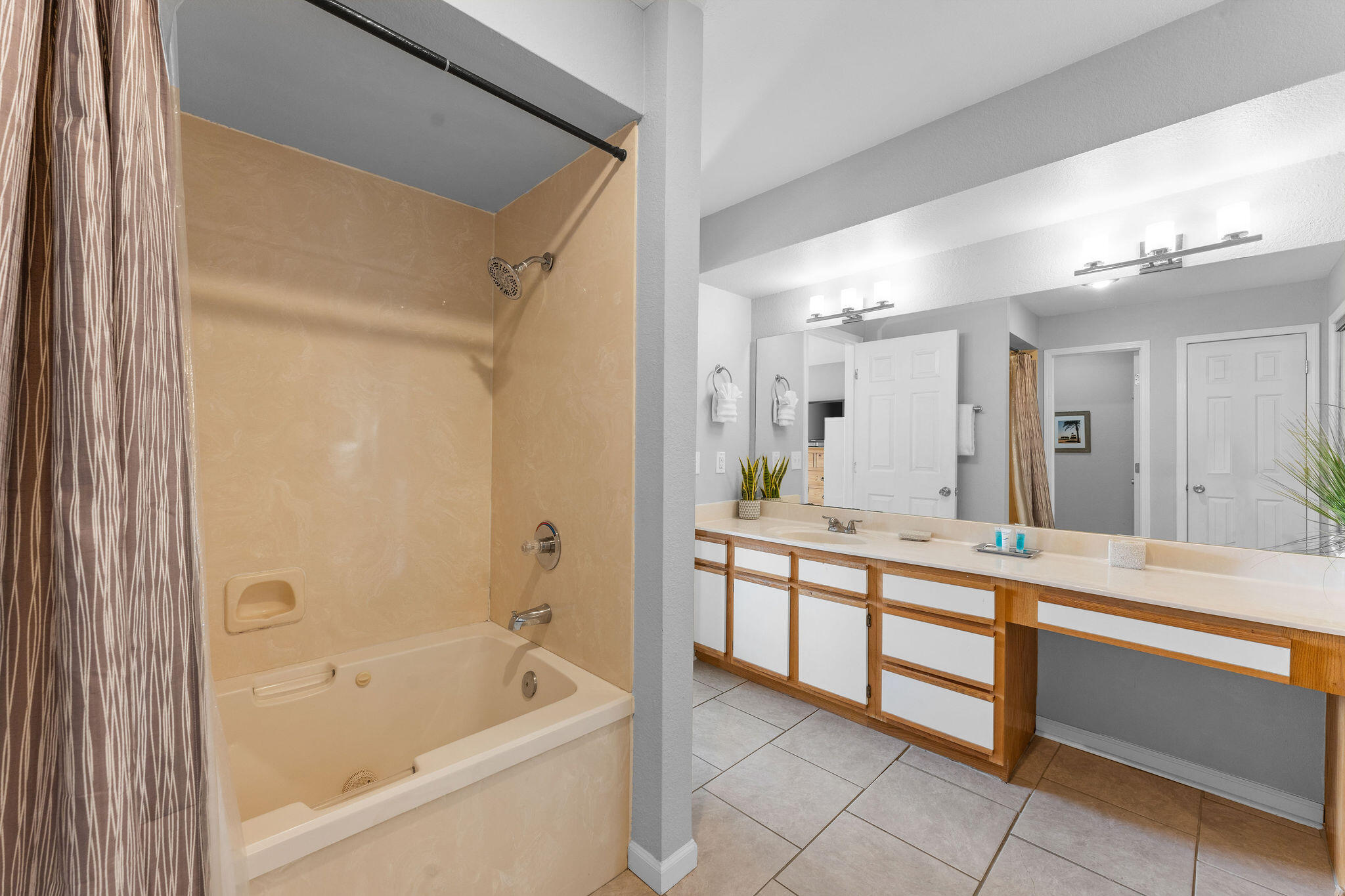 350 South Wildwood Drive Property Photo 17