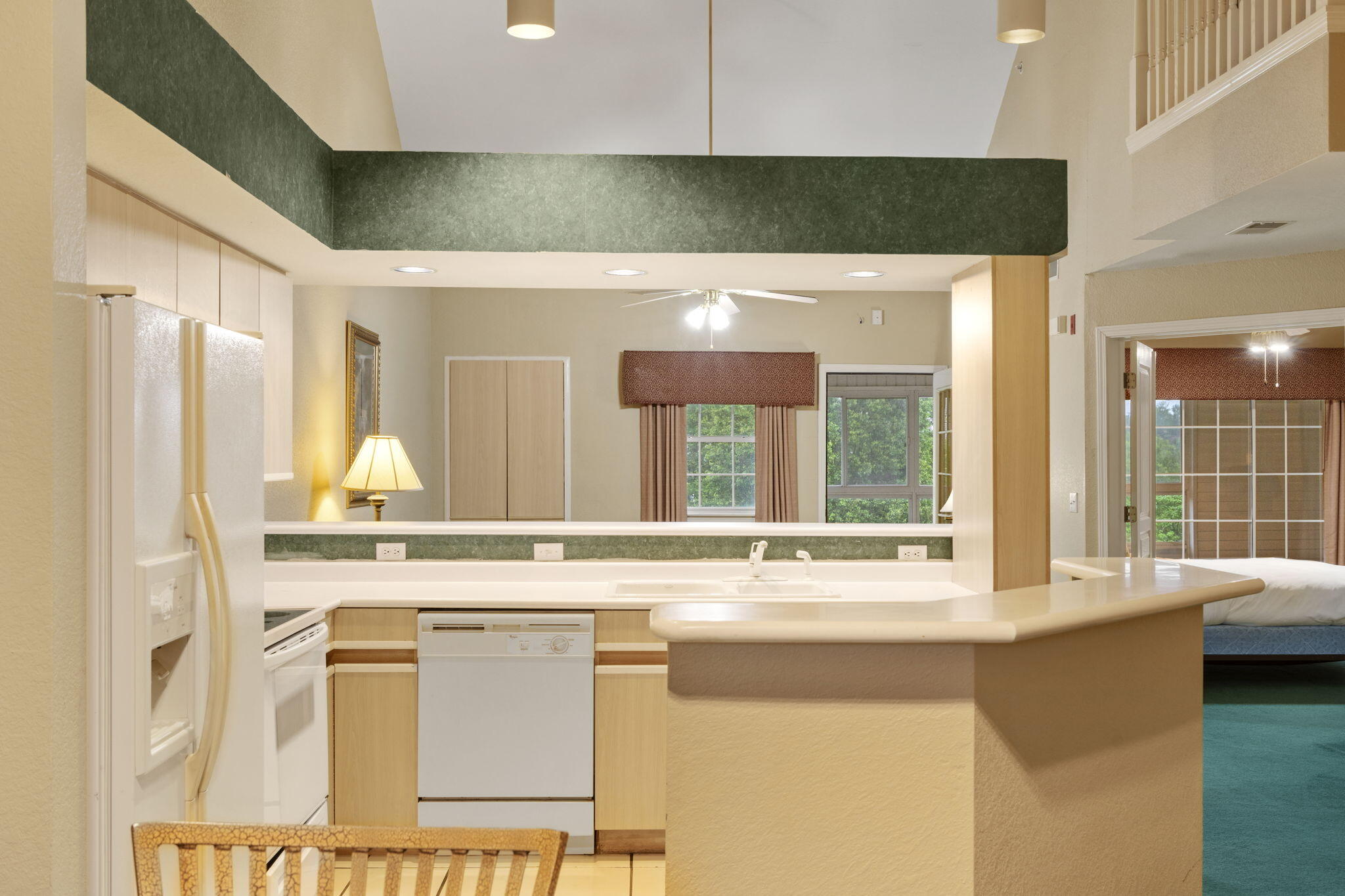 2800 Green Mountain Drive Property Photo 4