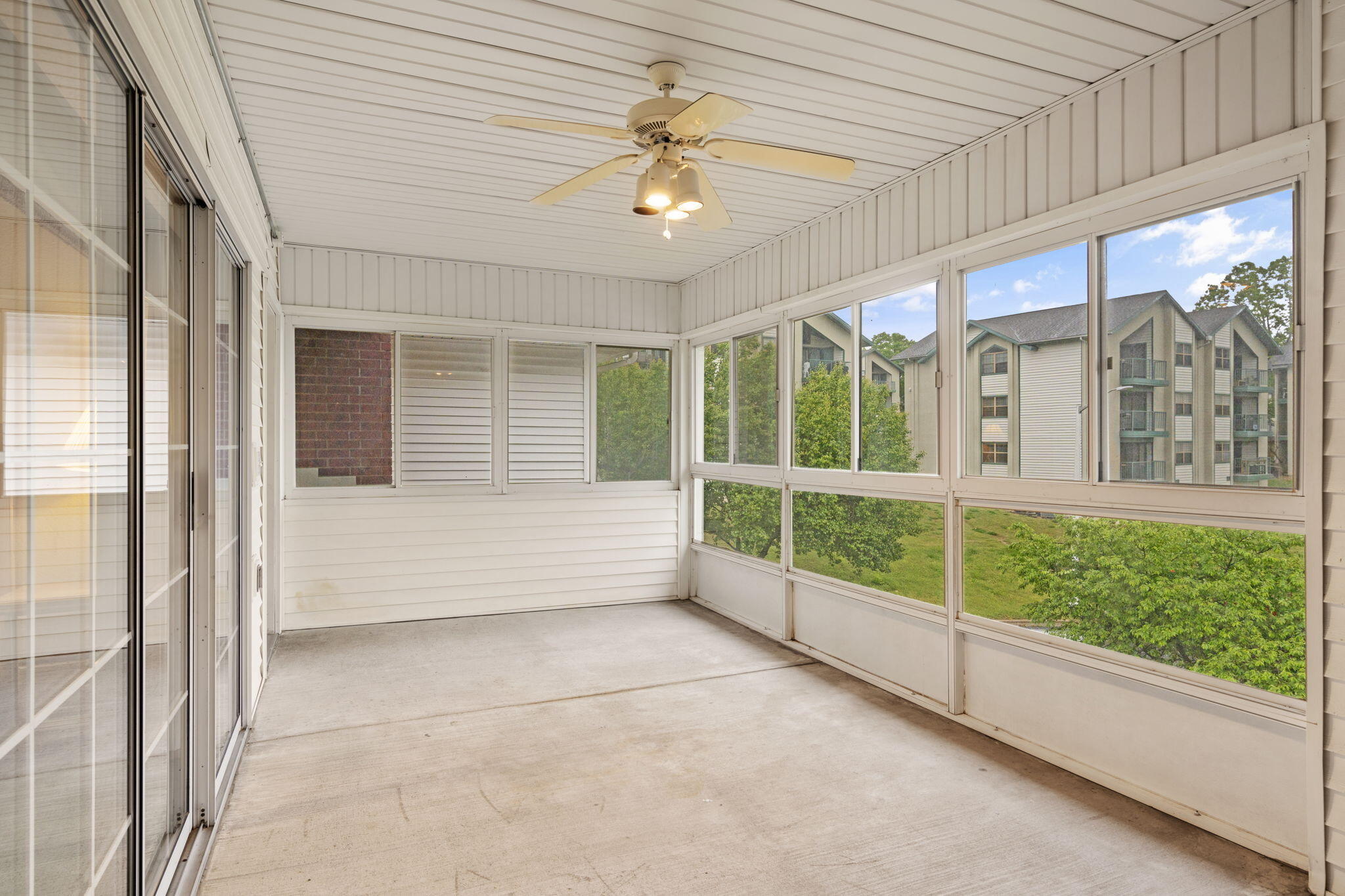 2800 Green Mountain Drive Property Photo 24
