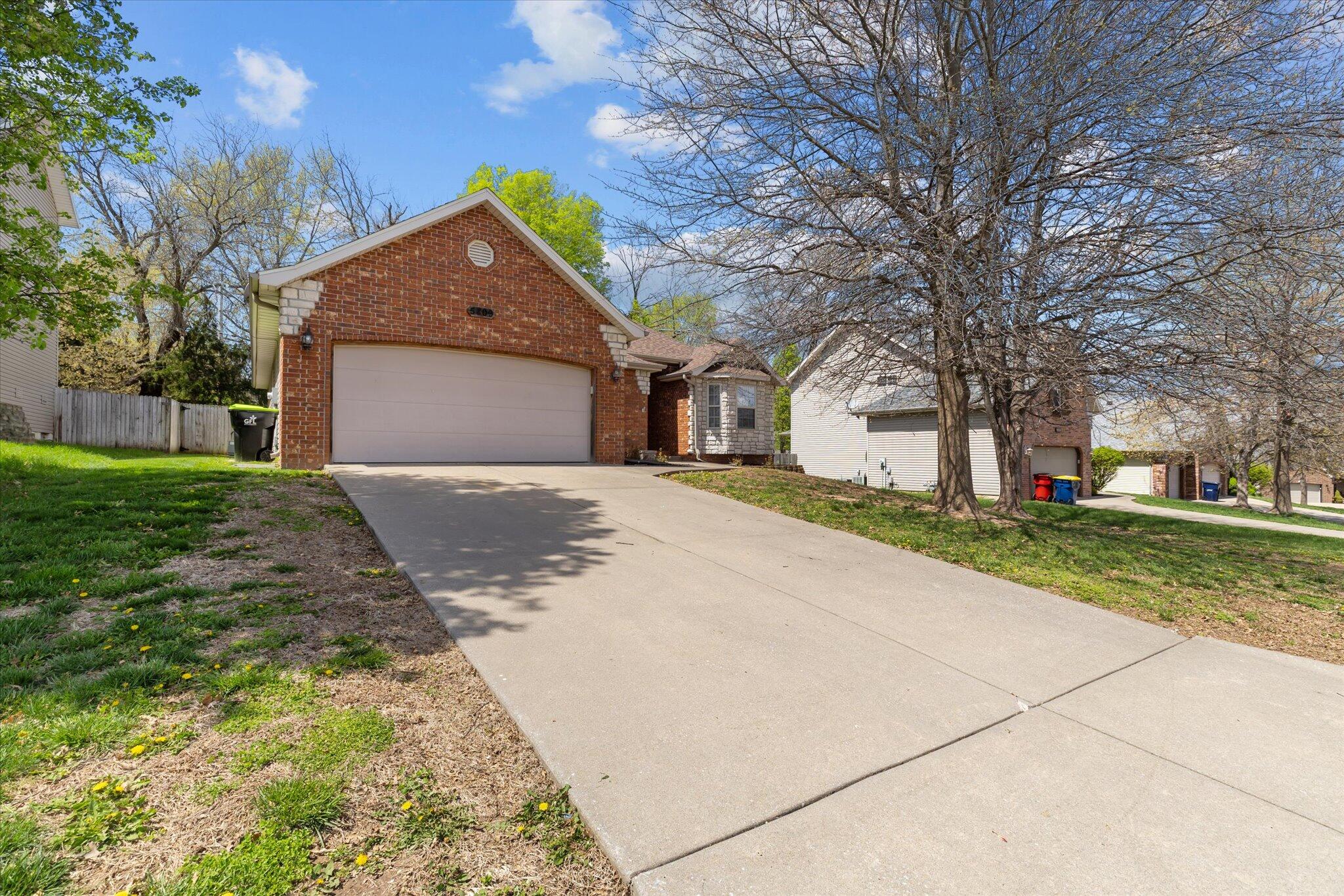 5709 South Fox Hollow Avenue Property Photo 2