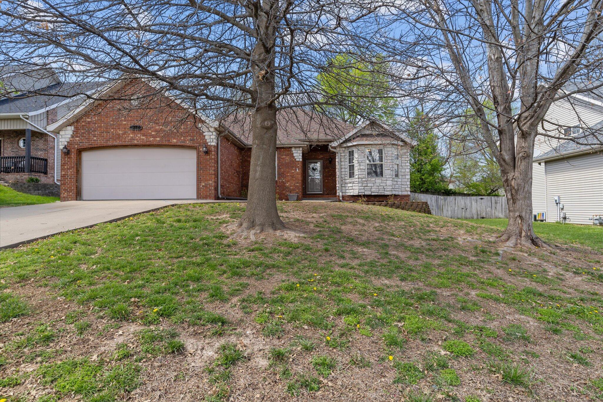 5709 South Fox Hollow Avenue Property Photo 3