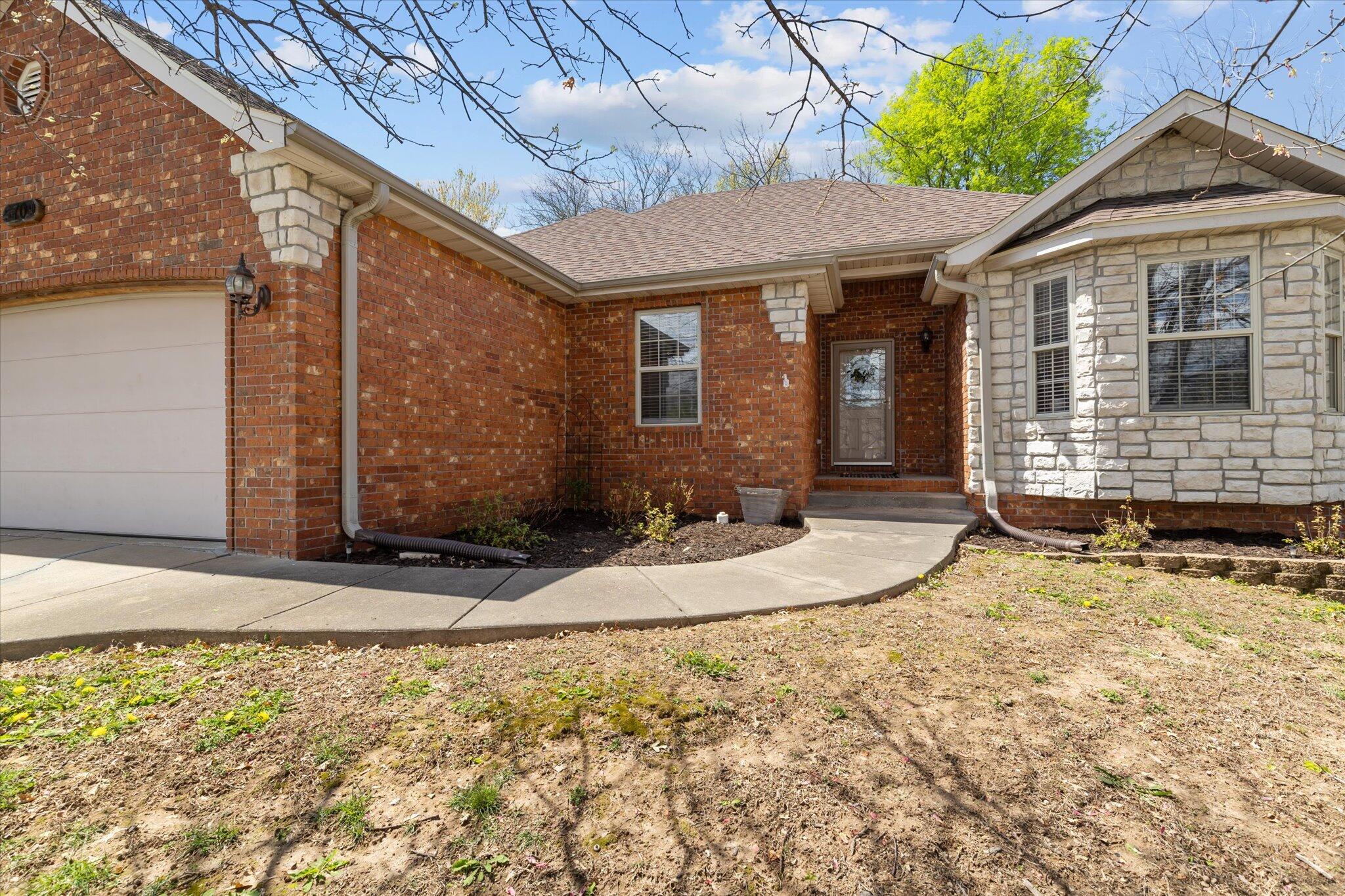 5709 South Fox Hollow Avenue Property Photo 4