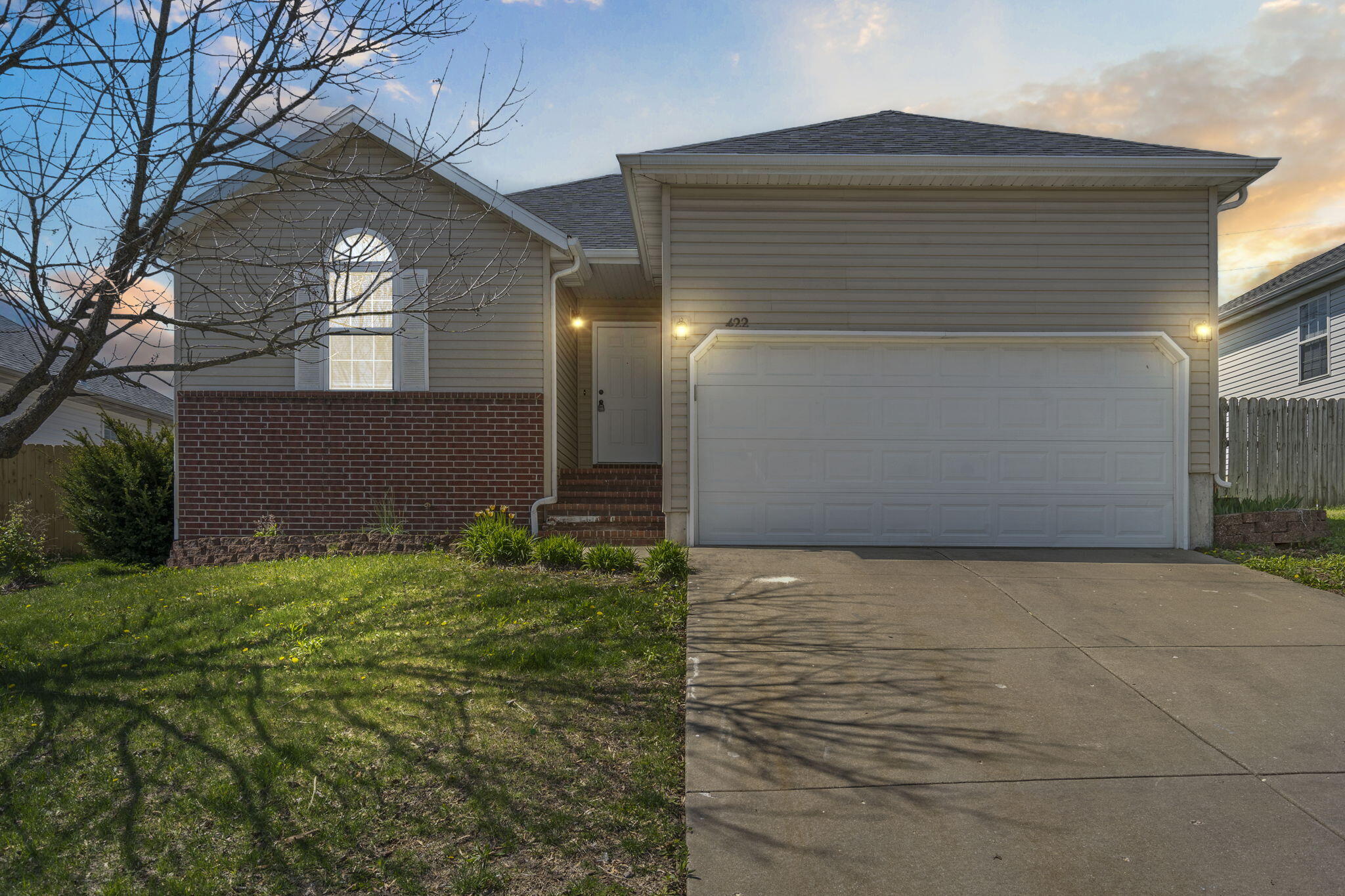422 West White Ash Road Property Photo 1