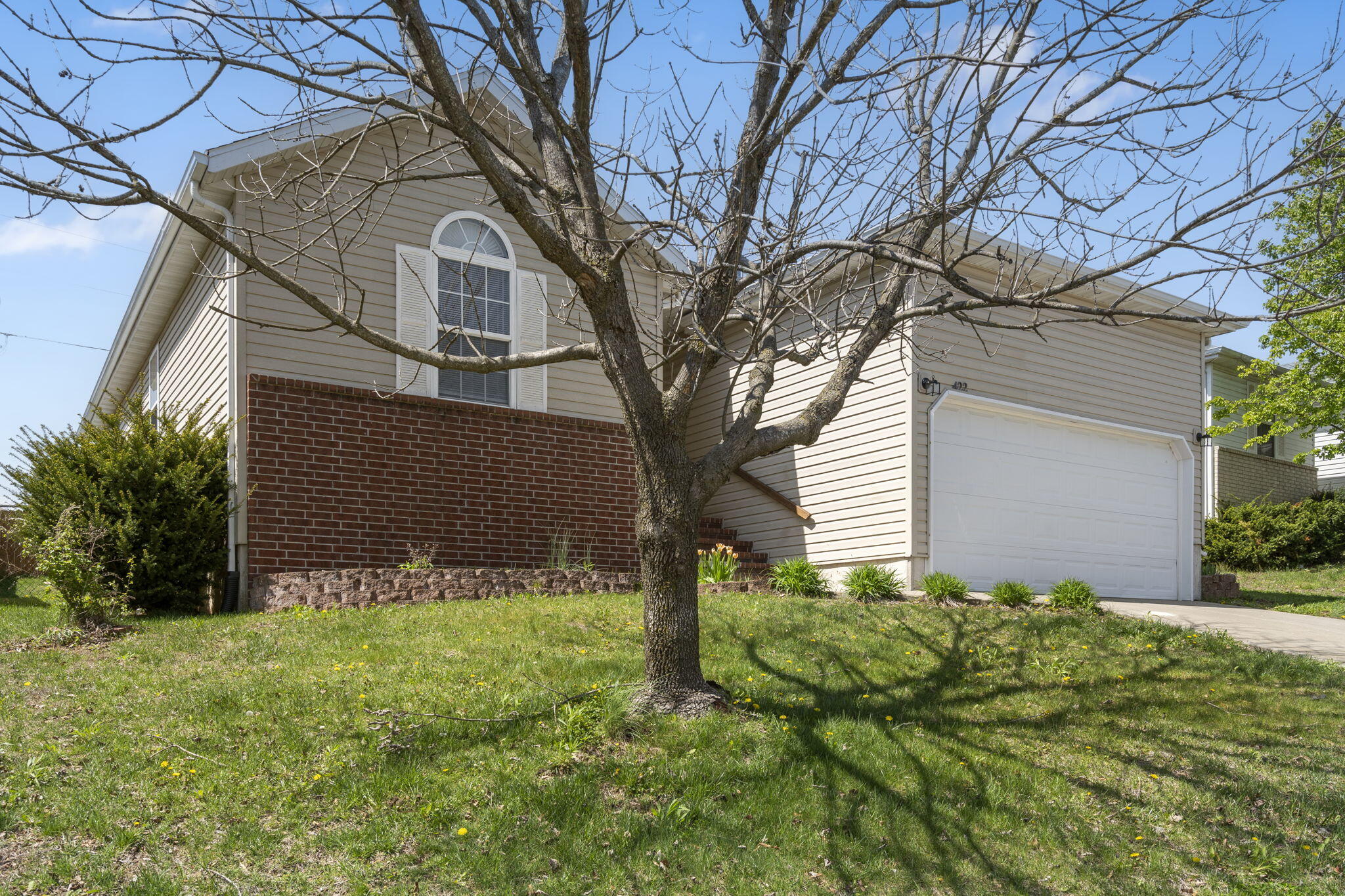 422 West White Ash Road Property Photo 4