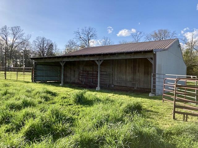 611 County Road 107 Property Photo 38